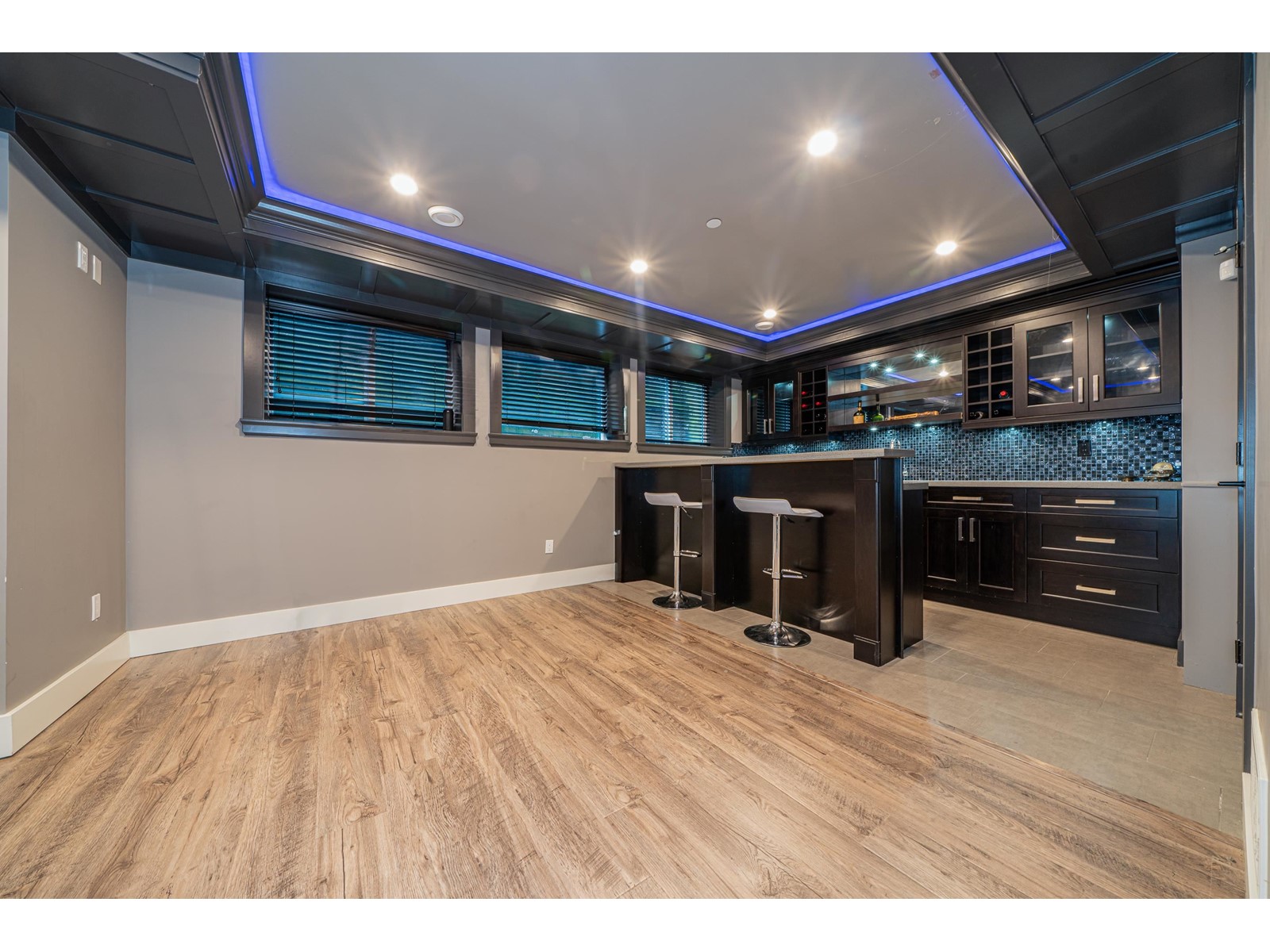 15807 BUENA VISTA AVENUE, White Rock real estate listing R2972531