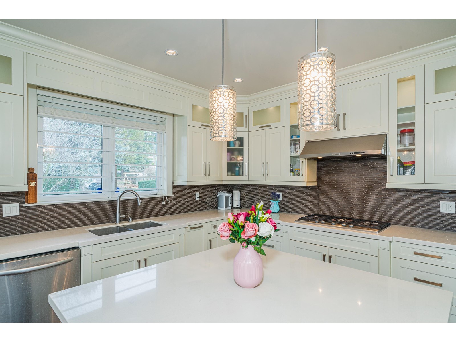 15807 BUENA VISTA AVENUE, White Rock real estate listing R2972531