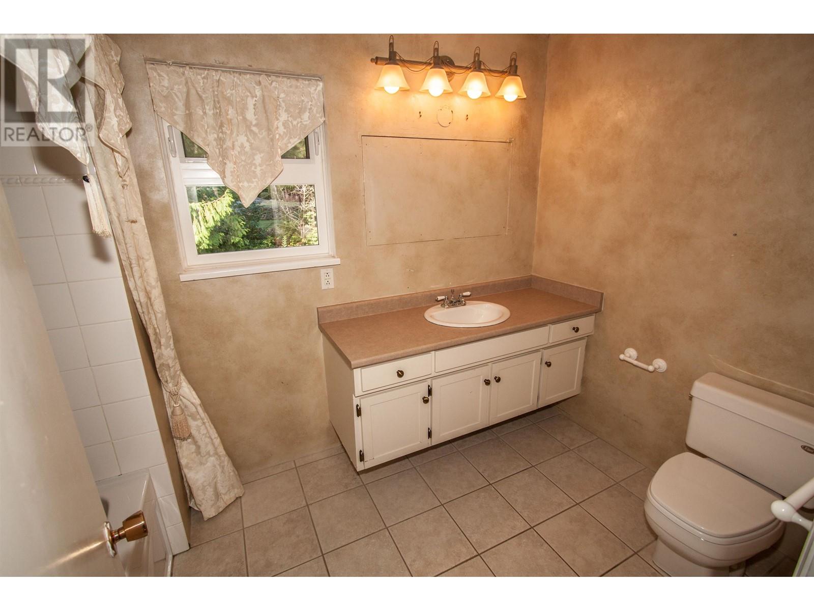 4032 RIPPLE ROAD, West Vancouver real estate listing R2972433