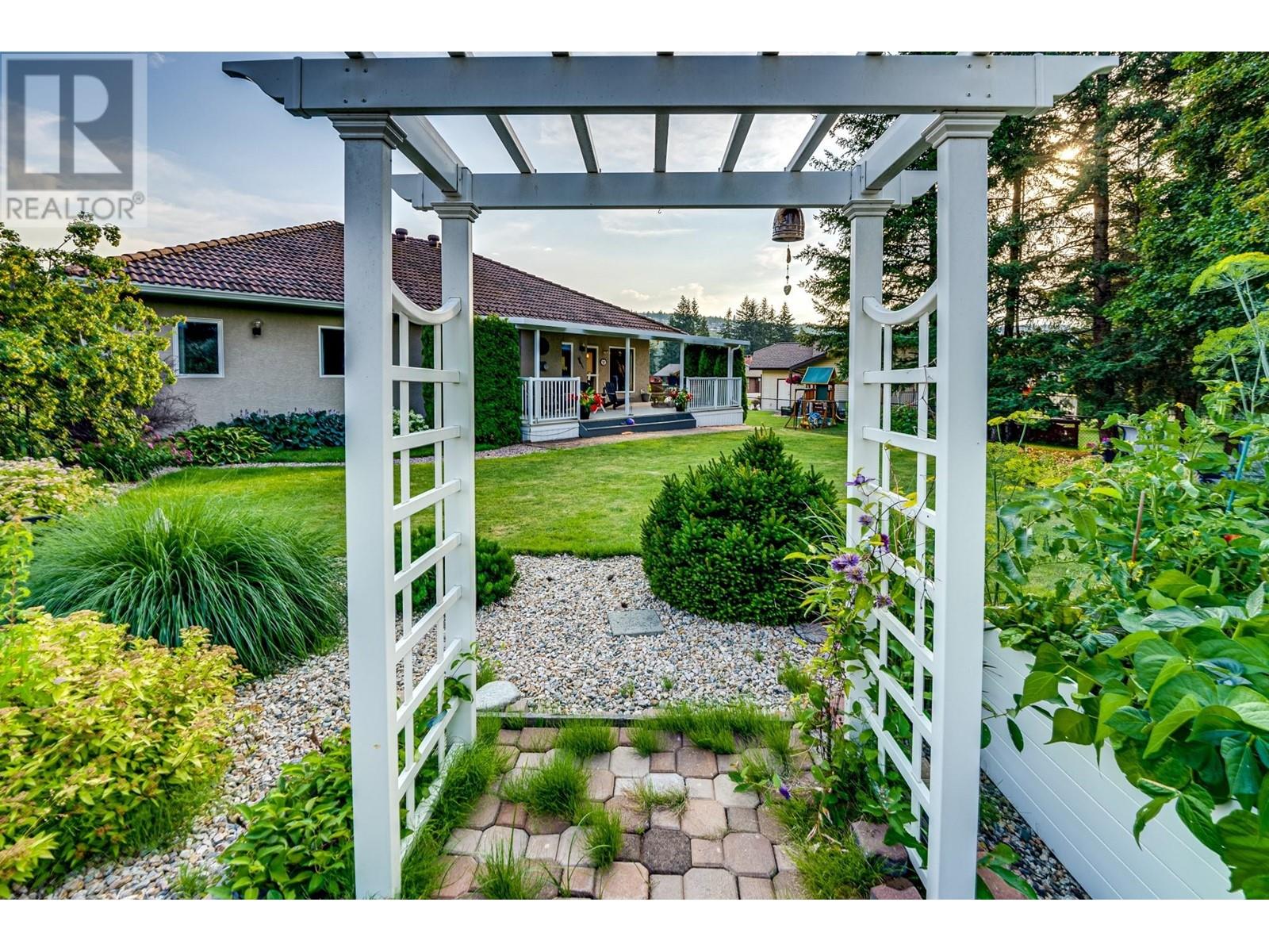  2642 Golf View Place, Blind Bay