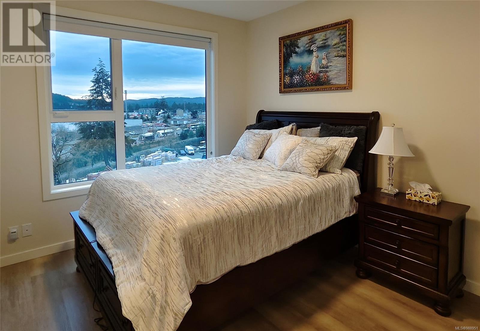 502 815 Orono Ave, Langford real estate listing 988951