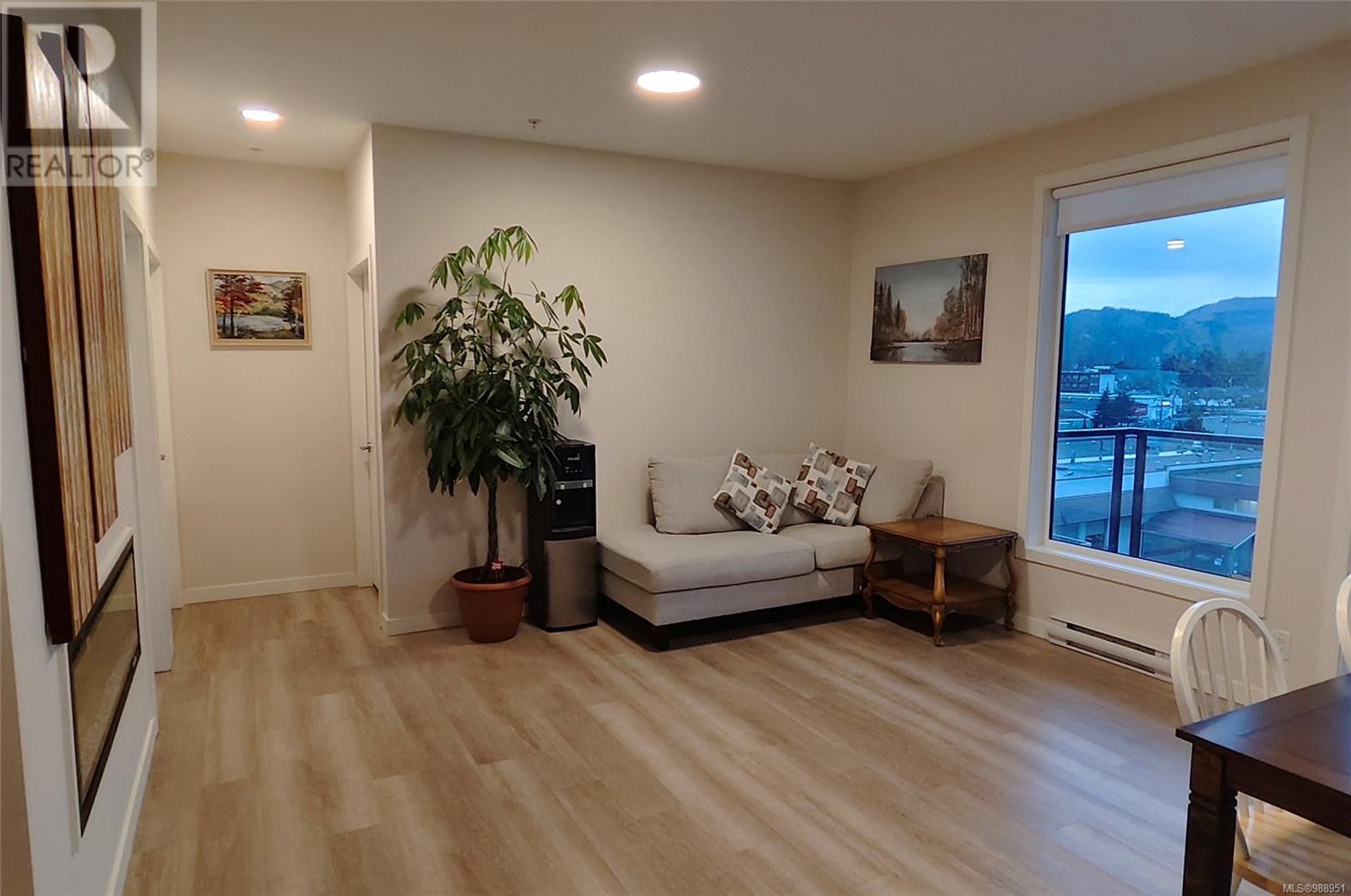 502 815 Orono Ave, Langford real estate listing 988951