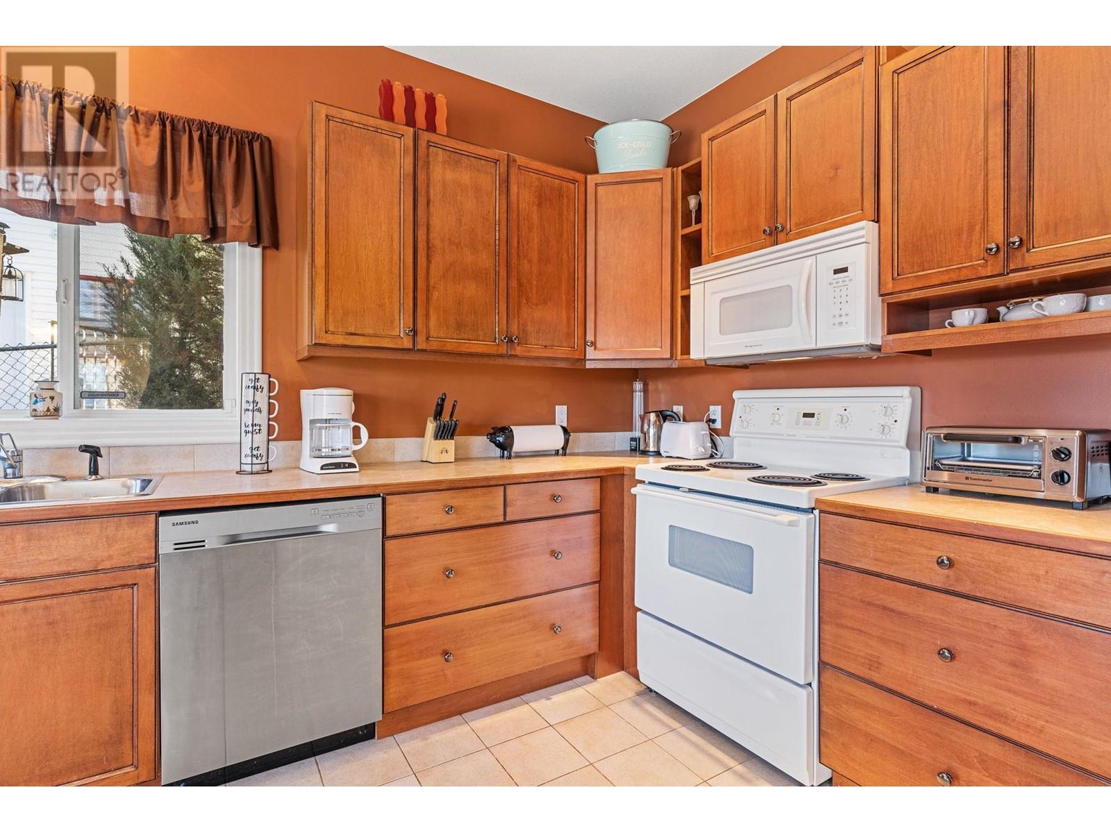  6097 Beatrice Road, Peachland