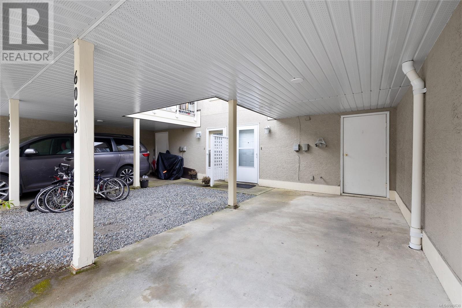 Photo 10 of 6055 Pleasant Valley Way, Nanaimo BC