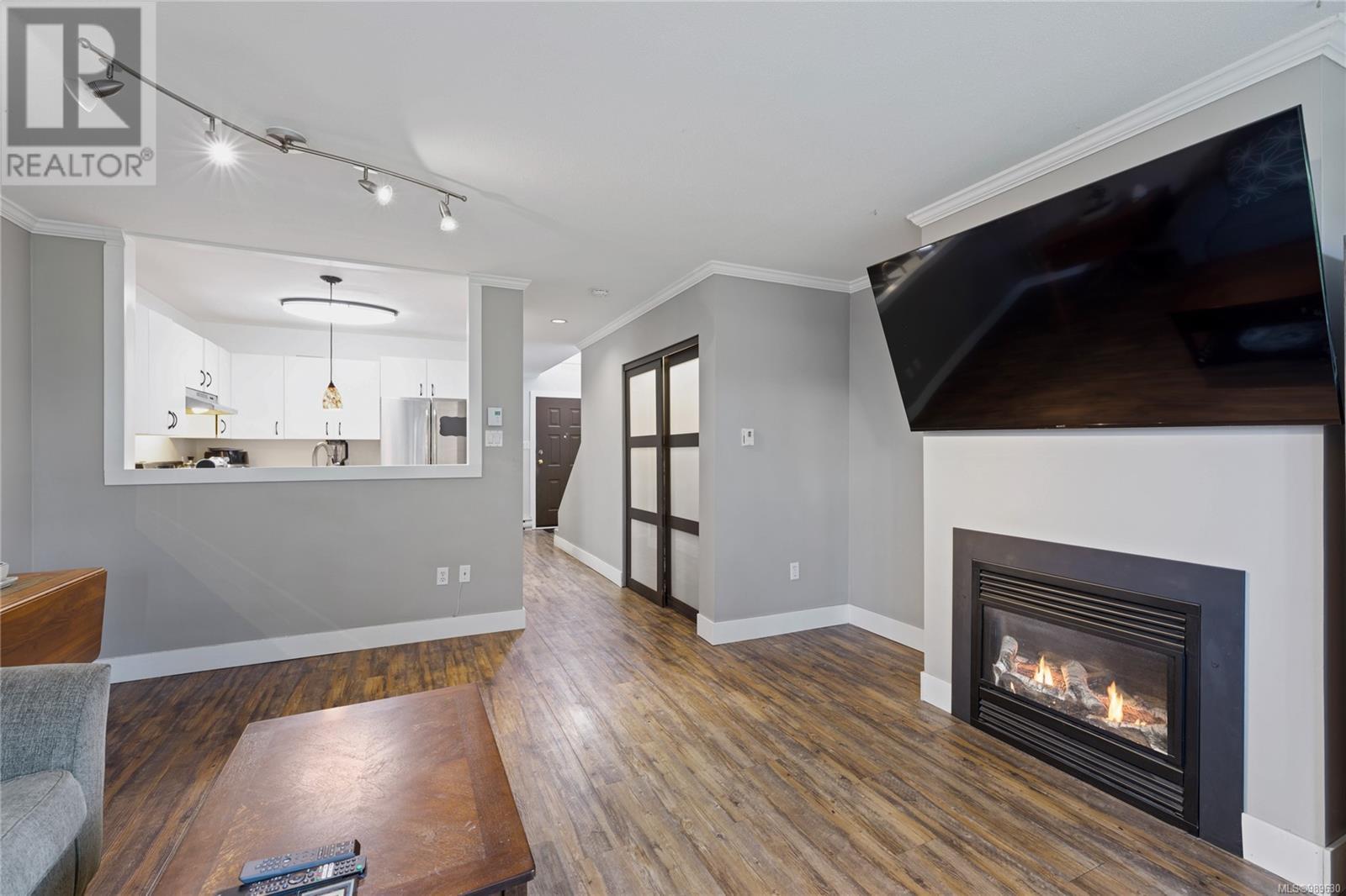 Photo 6 of 6055 Pleasant Valley Way, Nanaimo BC