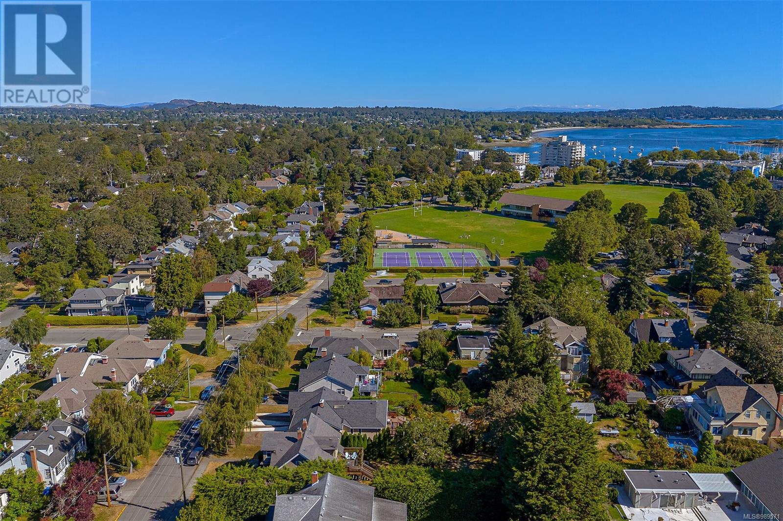 Photo 9 of 2409 Currie Rd, Oak Bay BC