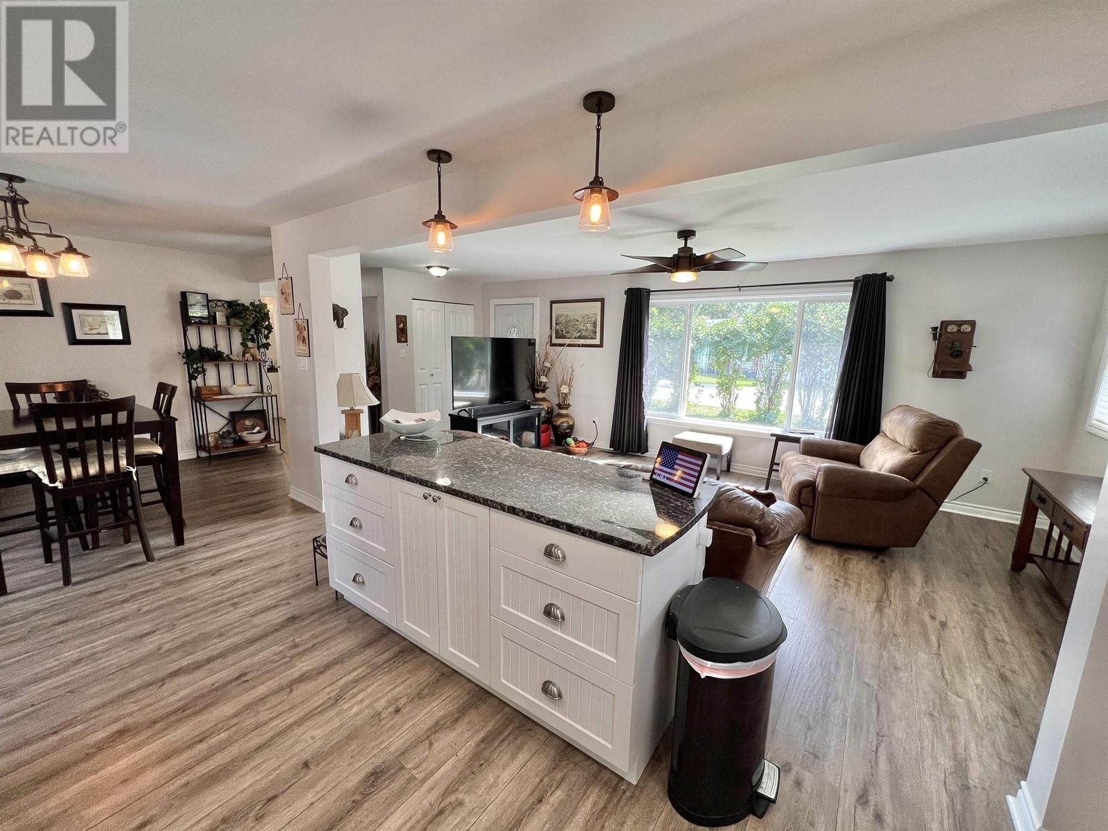 913 JOHNSTON AVENUE, Quesnel