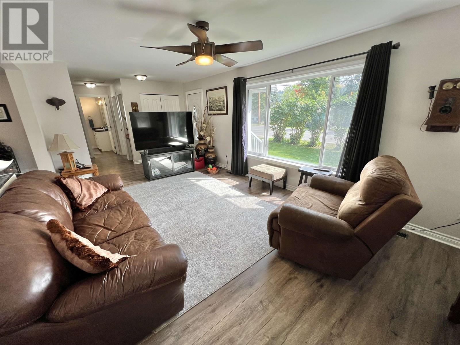 913 JOHNSTON AVENUE, Quesnel