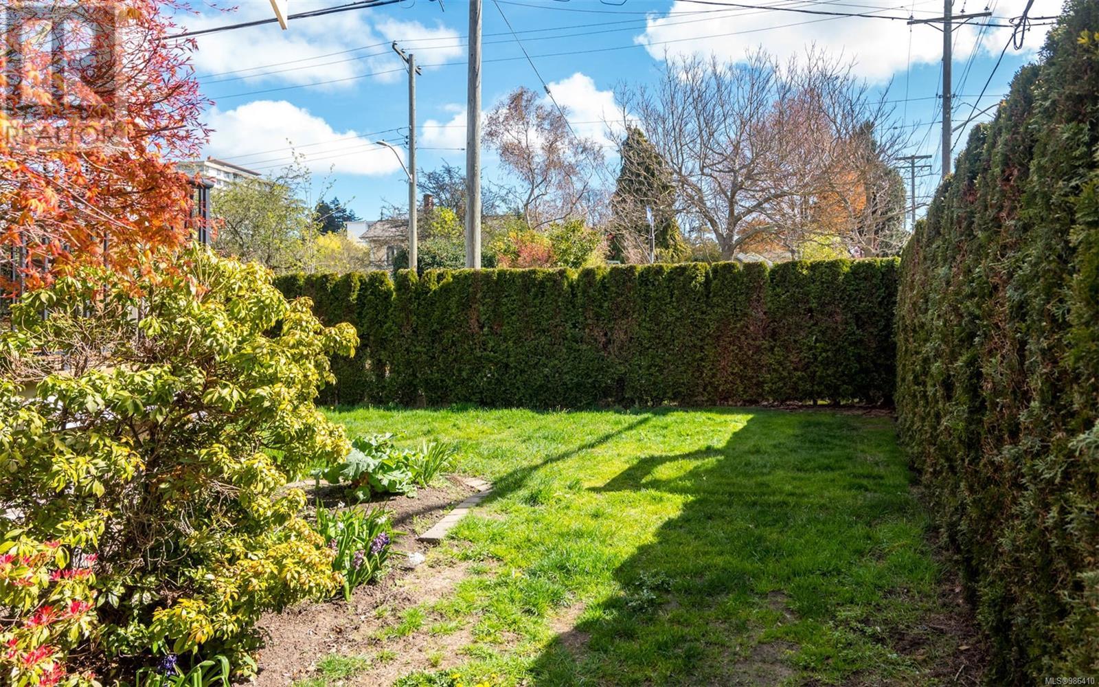 590 SIMCOE ST - Image 17