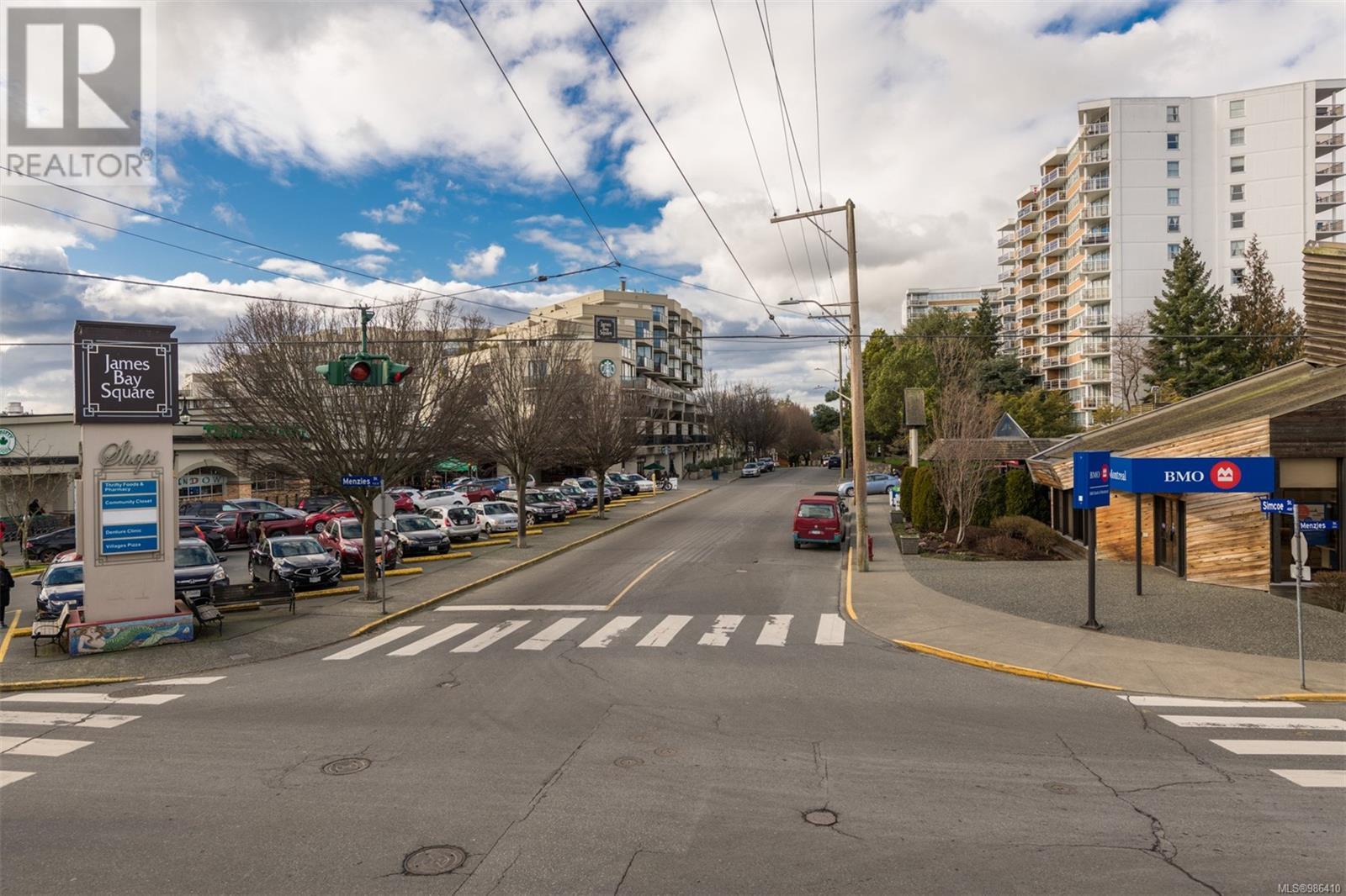 590 SIMCOE ST - Image 33