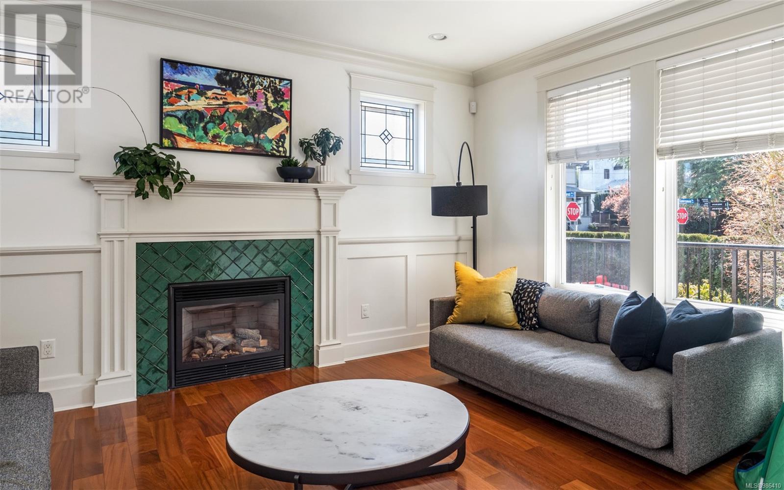 590 SIMCOE ST - Image 6