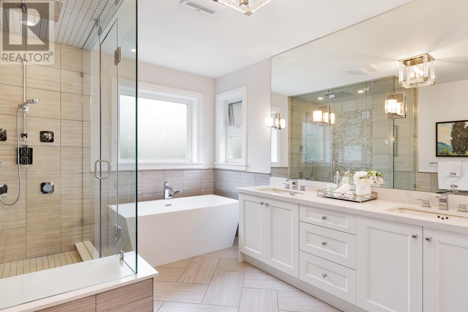 1393 GREENBRIAR WAY, North Vancouver real estate listing R2972706
