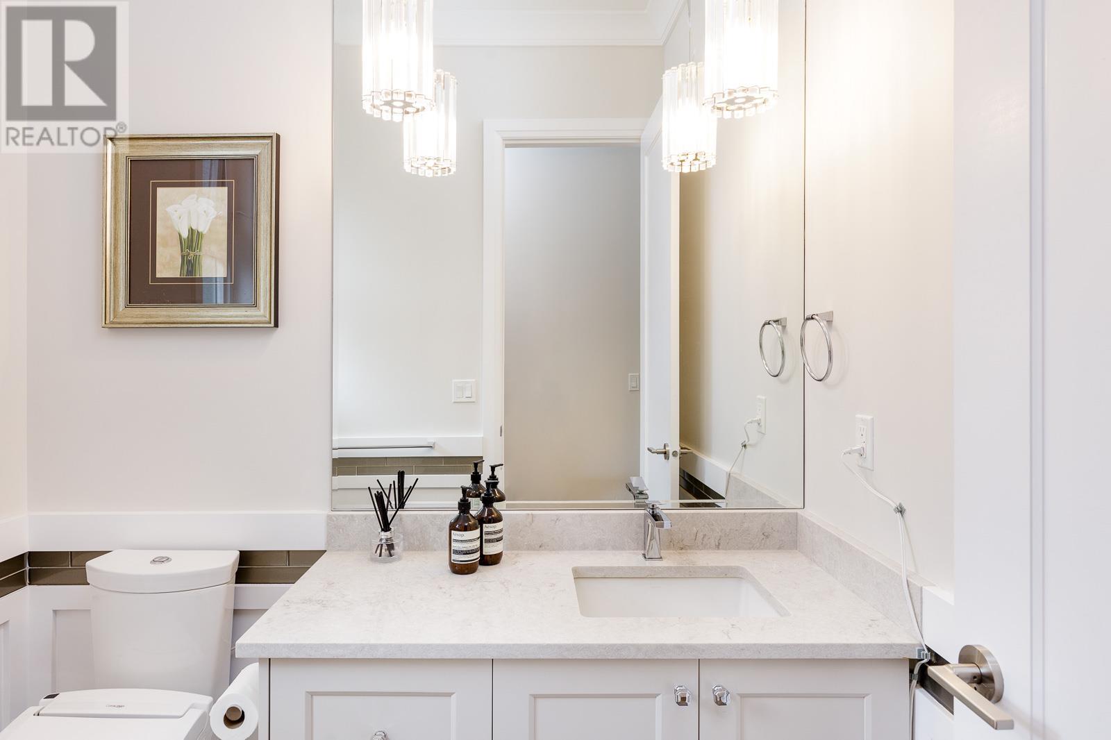 1393 GREENBRIAR WAY, North Vancouver real estate listing R2972706