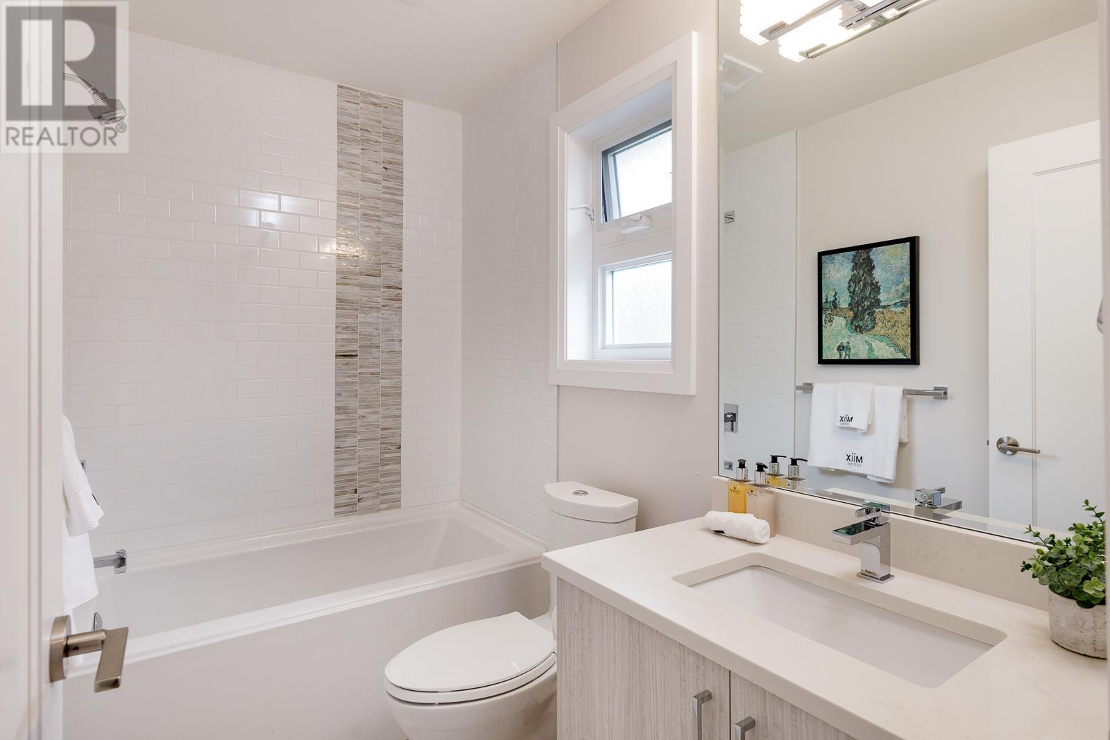 1393 GREENBRIAR WAY, North Vancouver real estate listing R2972706