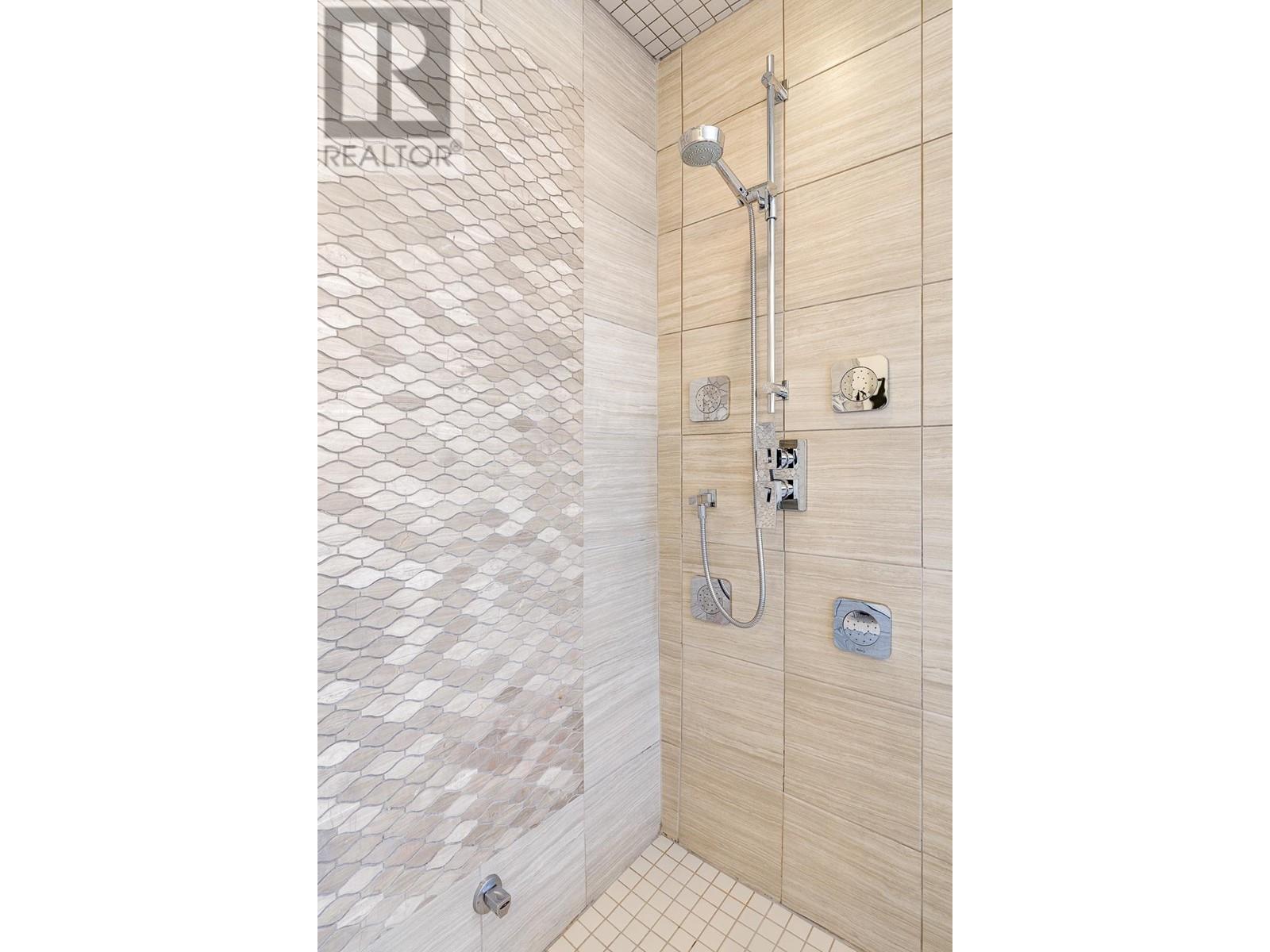 1393 GREENBRIAR WAY, North Vancouver real estate listing R2972706