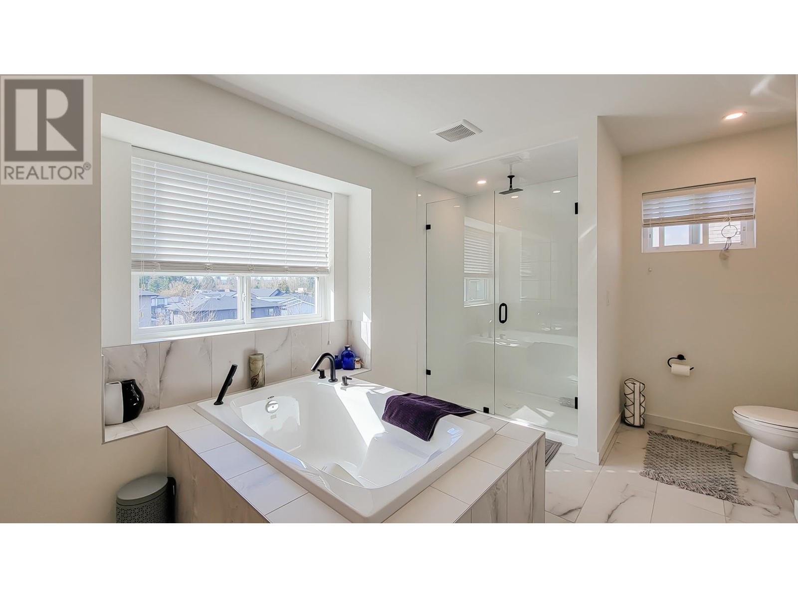Photo 14 of 24670 106 Avenue, Maple Ridge BC
