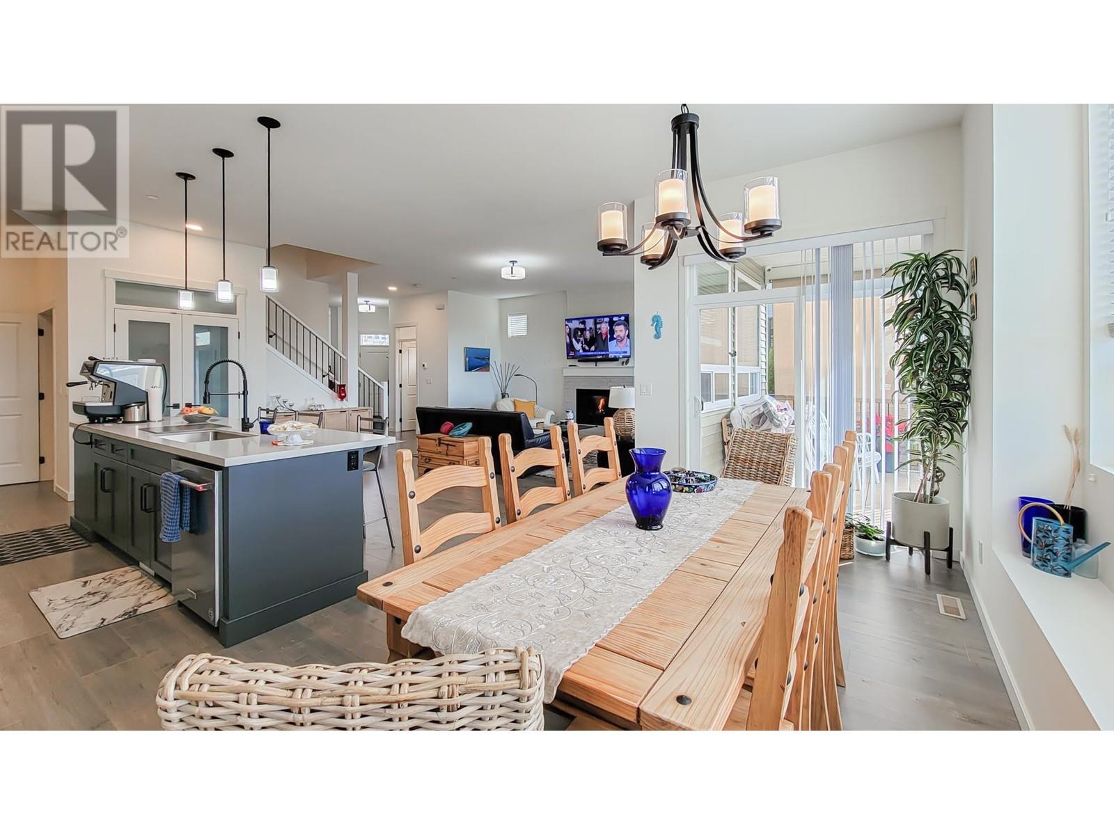 Photo 13 of 24670 106 Avenue, Maple Ridge BC