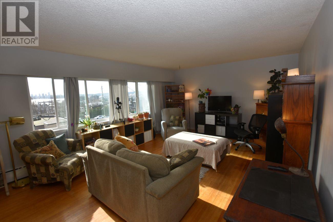 6 369 W 4TH STREET, North Vancouver real estate listing R2970704