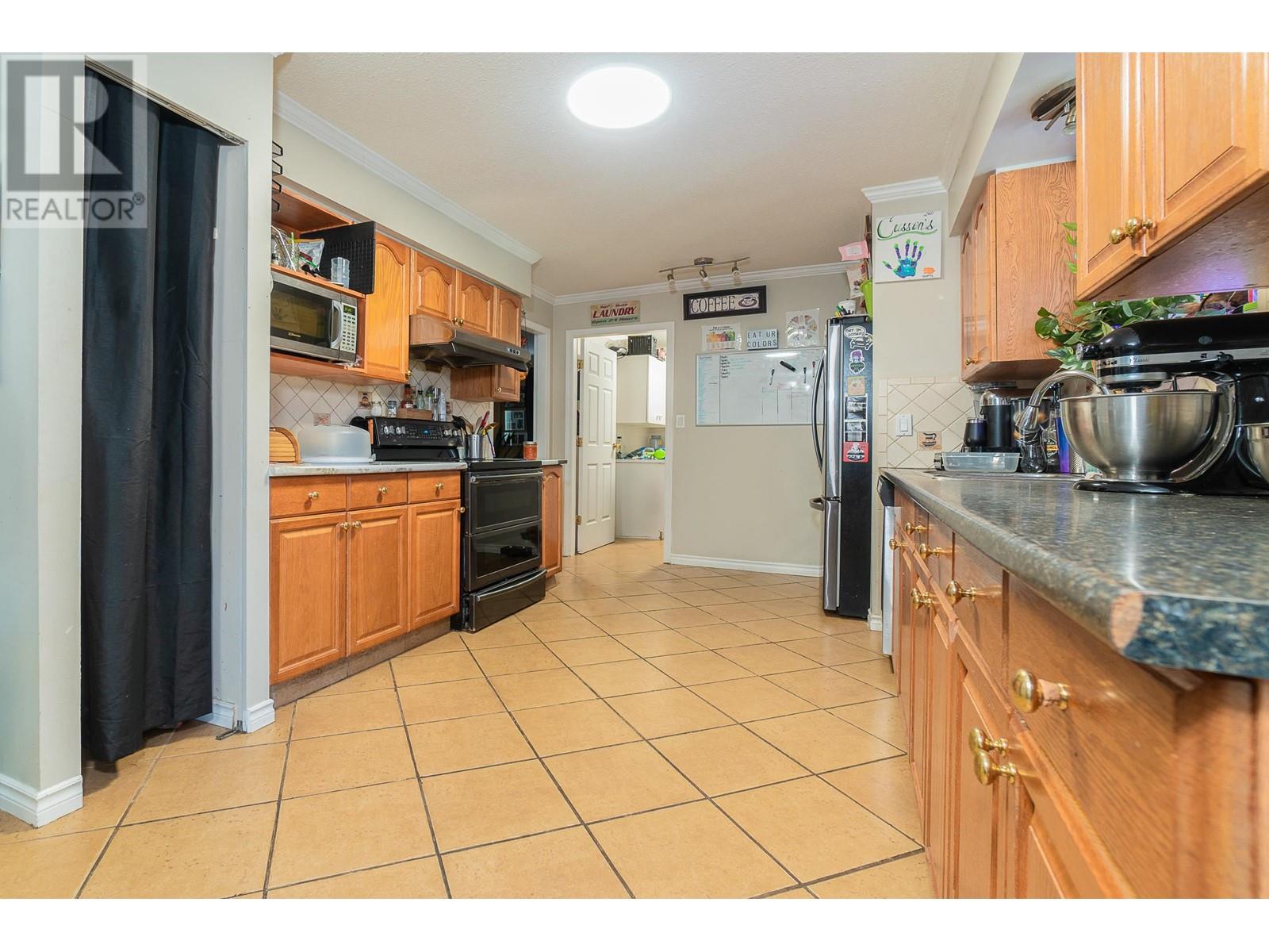 Photo 8 of 11861 Gee Street, Maple Ridge BC
