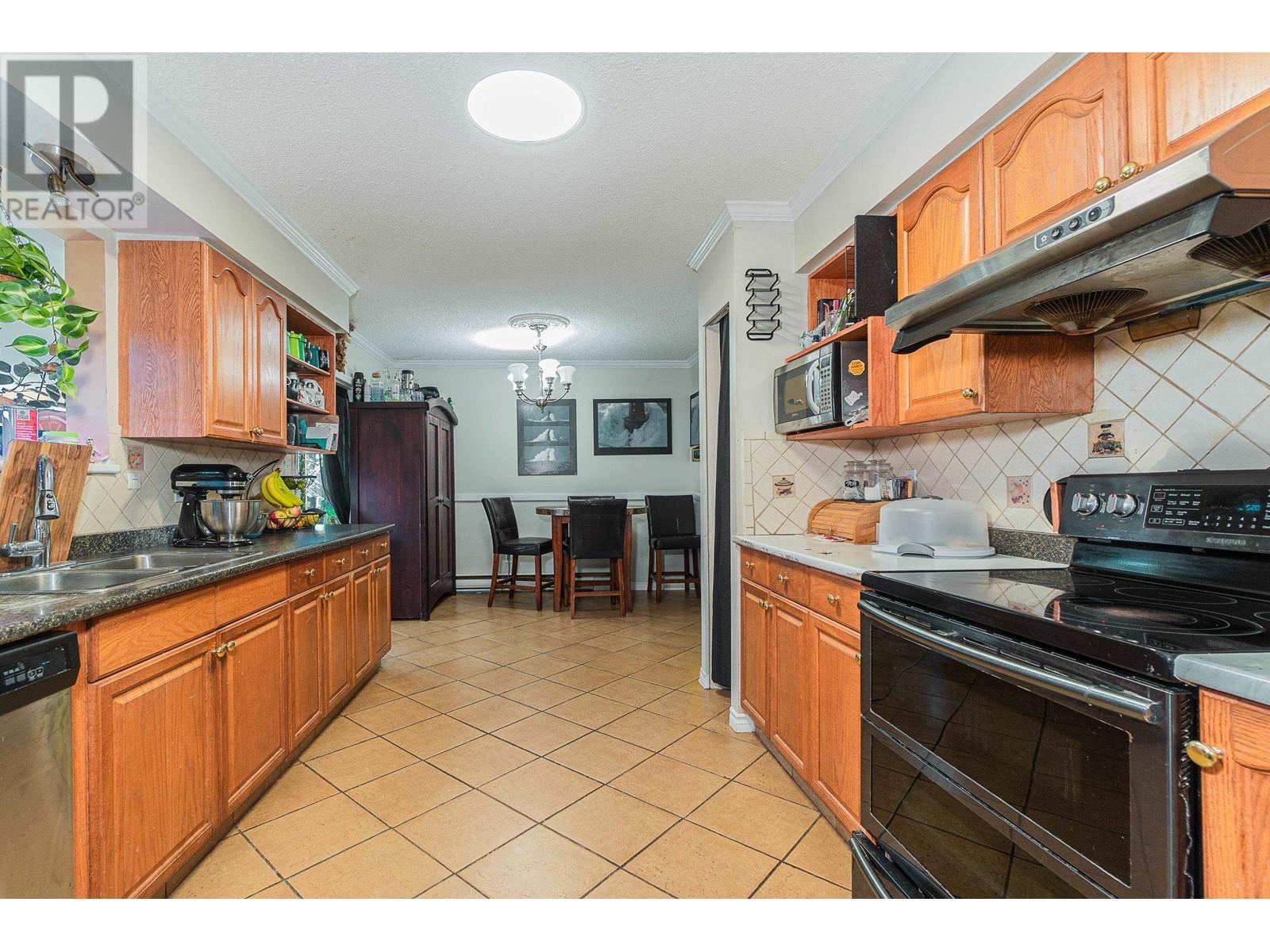 Photo 27 of 11861 Gee Street, Maple Ridge BC
