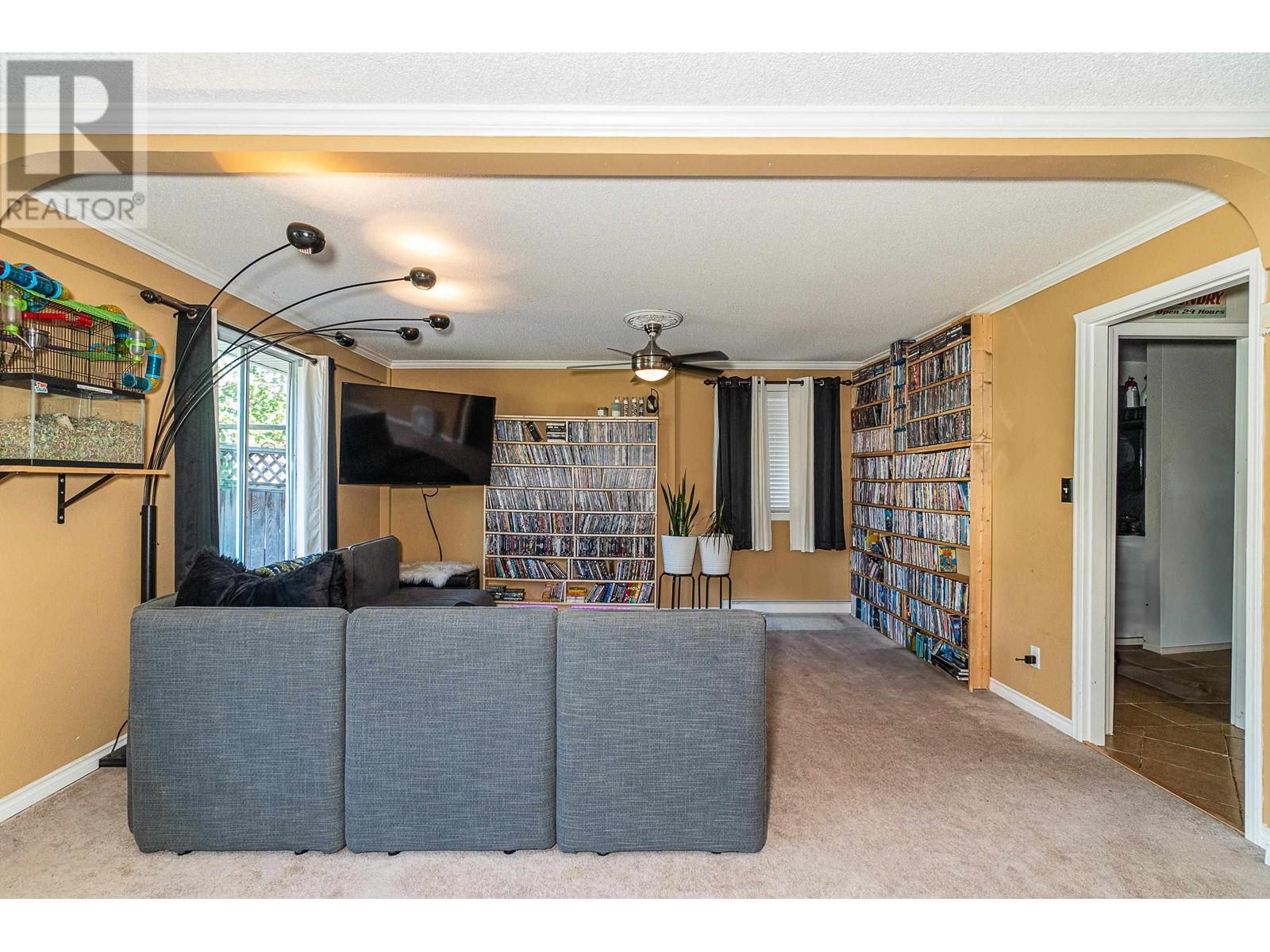 Photo 5 of 11861 Gee Street, Maple Ridge BC