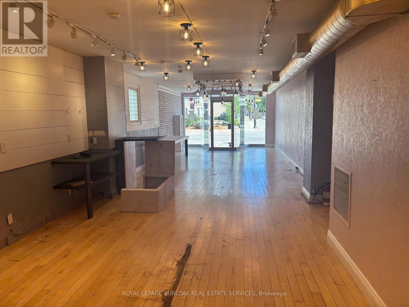 Photo 5 of 468 Brant Street, Burlington ON