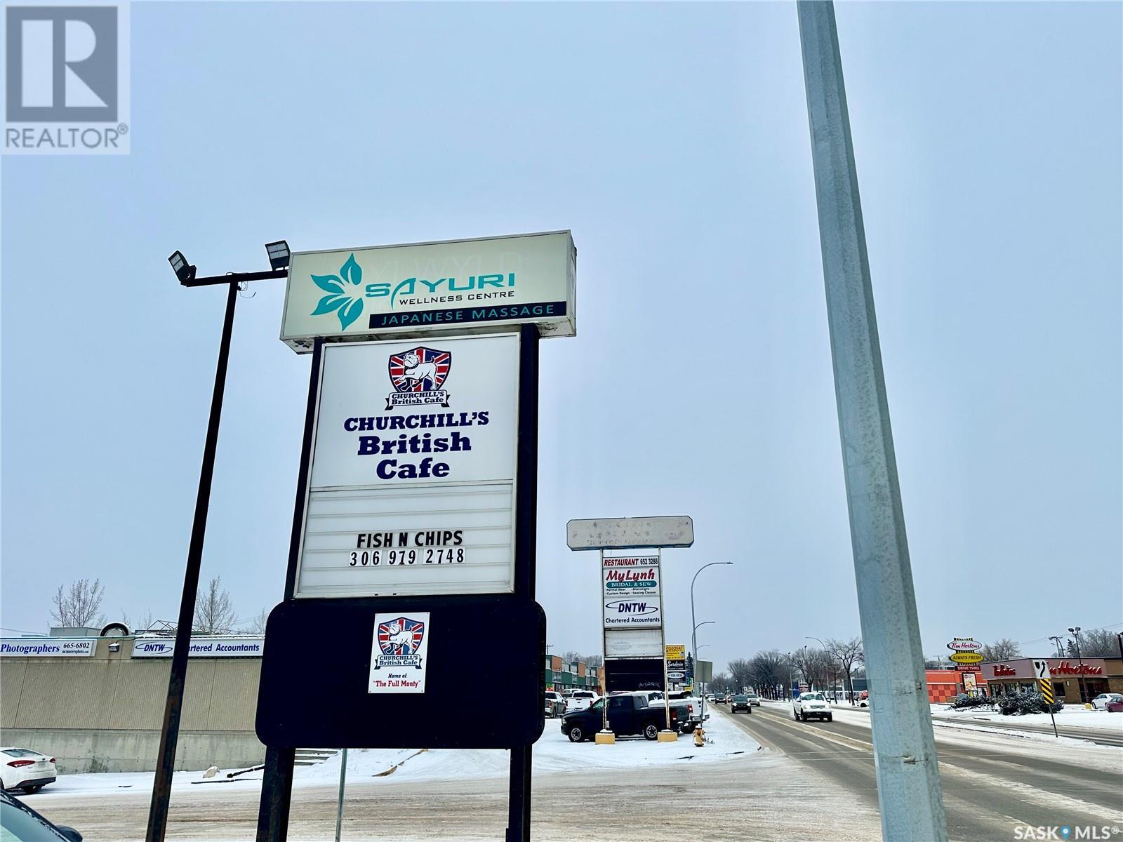 Photo 2 of 1702 Idylwyld Drive N, Saskatoon SK