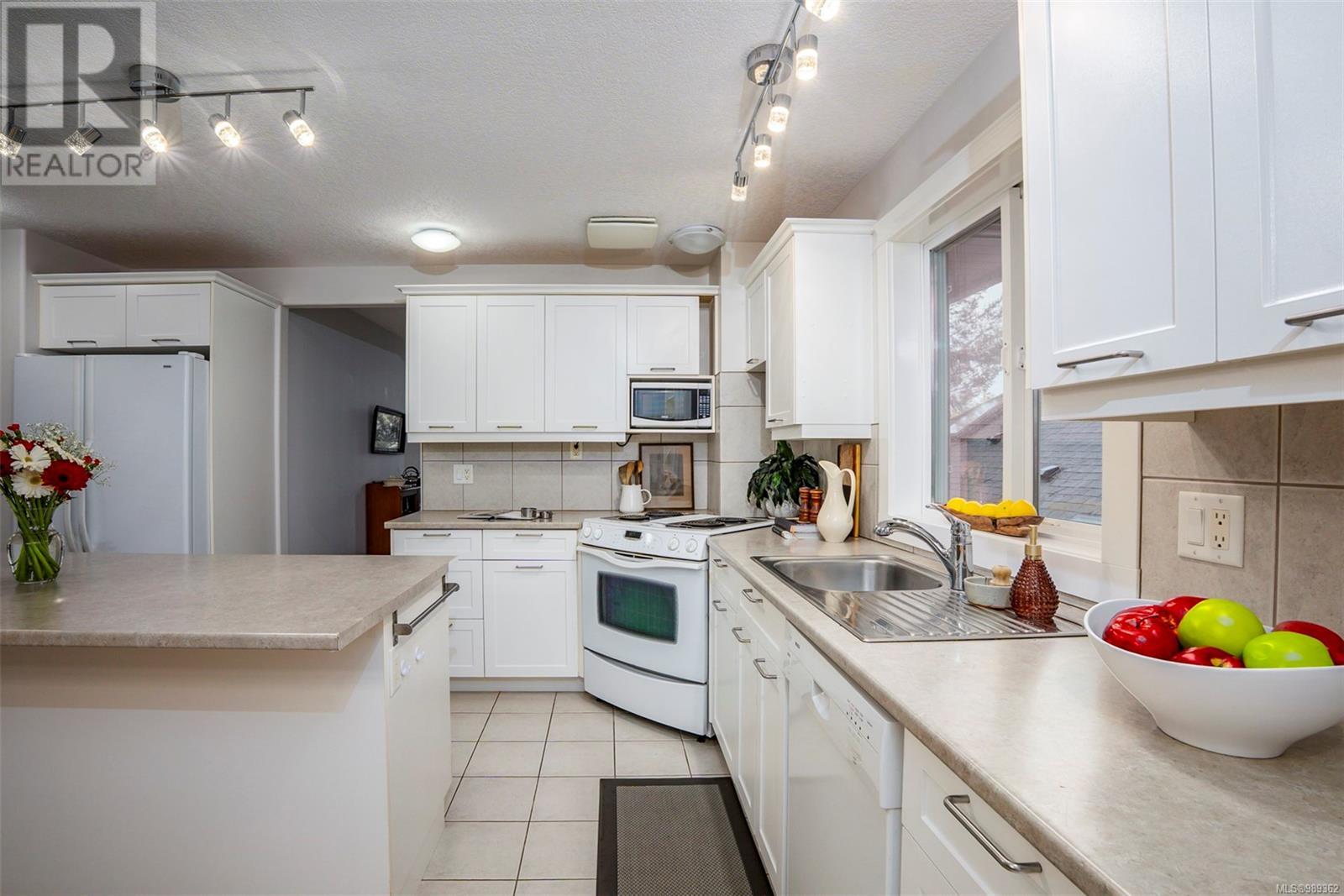 3312 Greyhawk Dr, Nanaimo real estate listing 989362