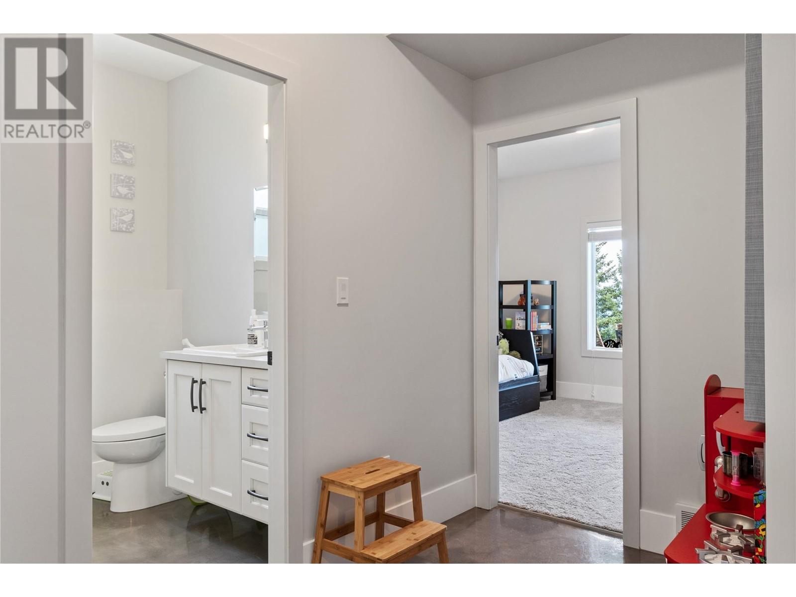  2510 Highlands Drive, Blind Bay