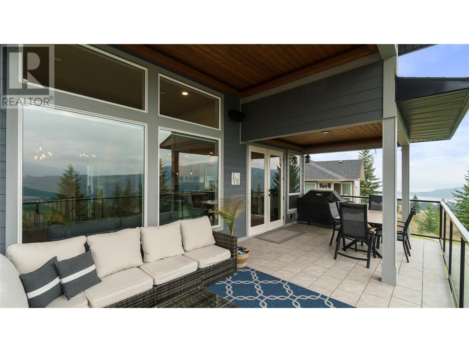  2510 Highlands Drive, Blind Bay