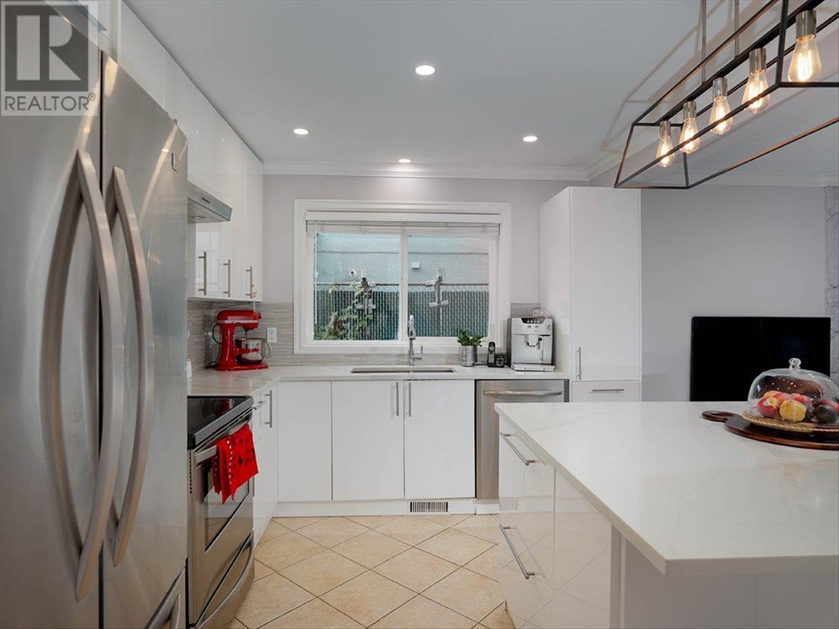 3253 DUNKIRK AVENUE, Coquitlam