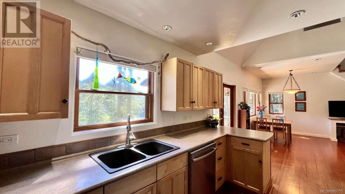 Photo 15 of 231 Halibut Hill Rd, Mudge Island BC