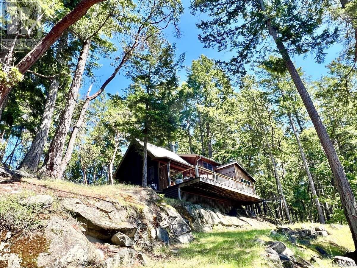 Photo 40 of 231 Halibut Hill Rd, Mudge Island BC