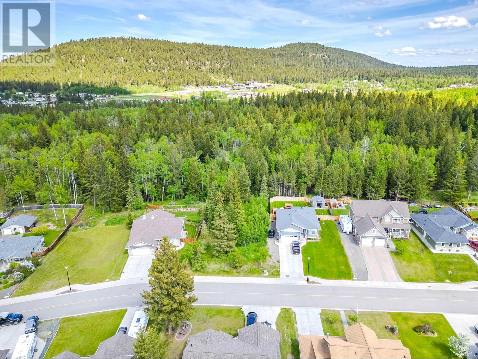 935 FRASER AVENUE, 100 Mile House