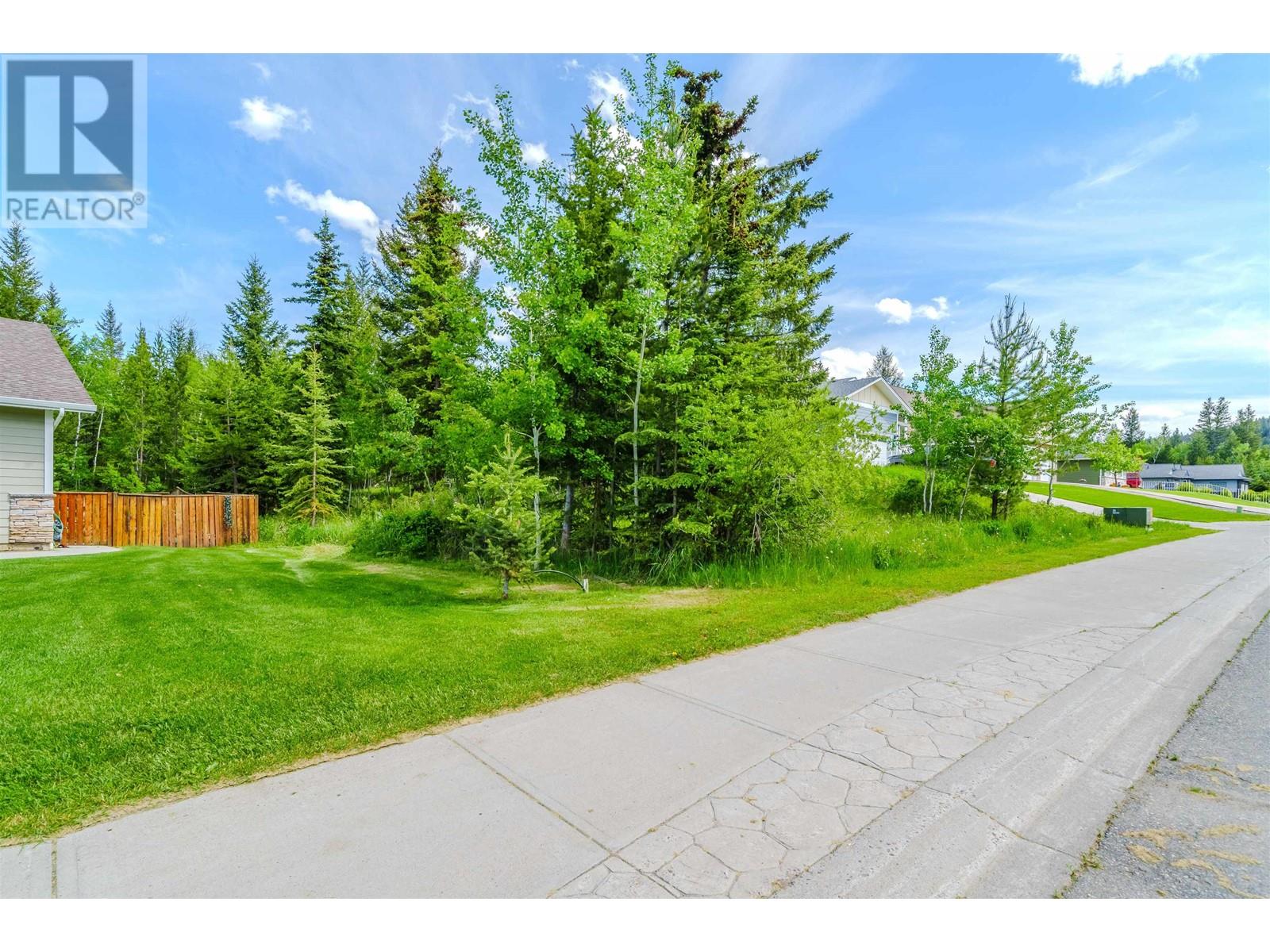 935 FRASER AVENUE, 100 Mile House