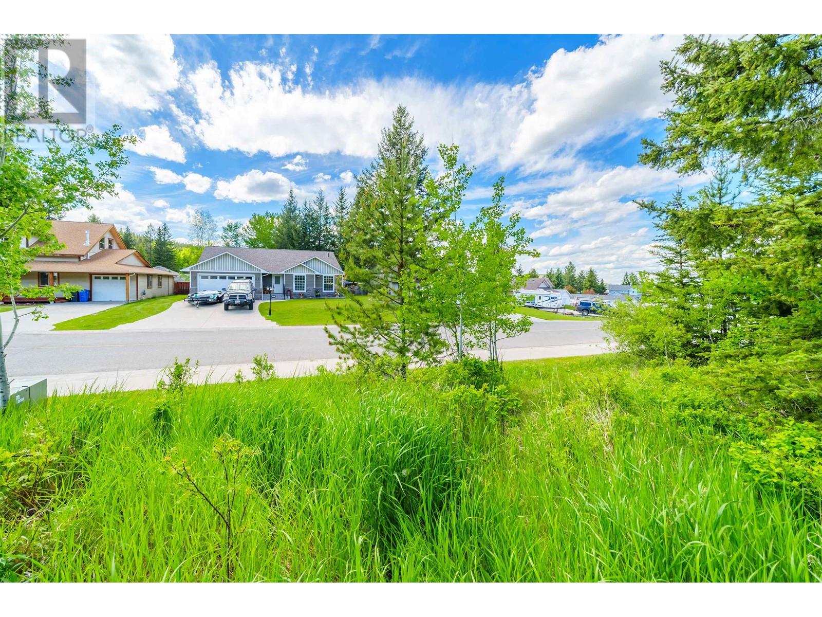 935 FRASER AVENUE, 100 Mile House