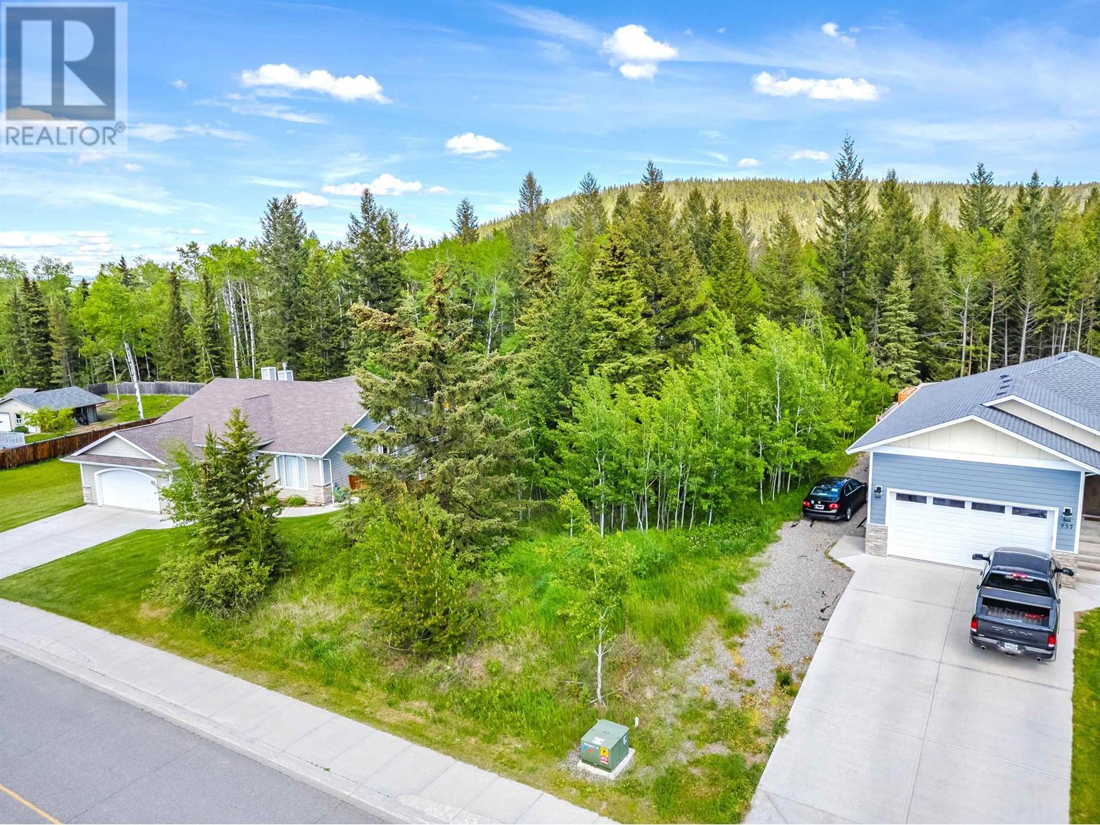 935 FRASER AVENUE, 100 Mile House