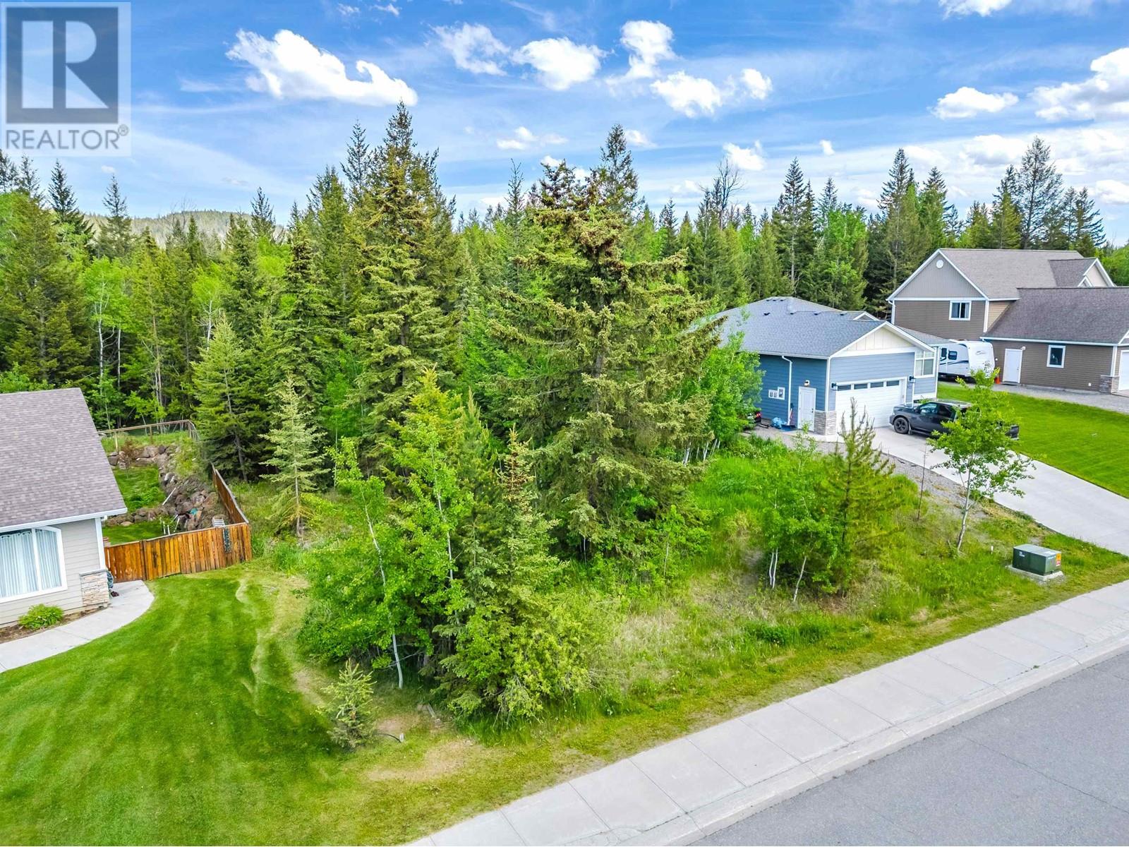 935 FRASER AVENUE, 100 Mile House