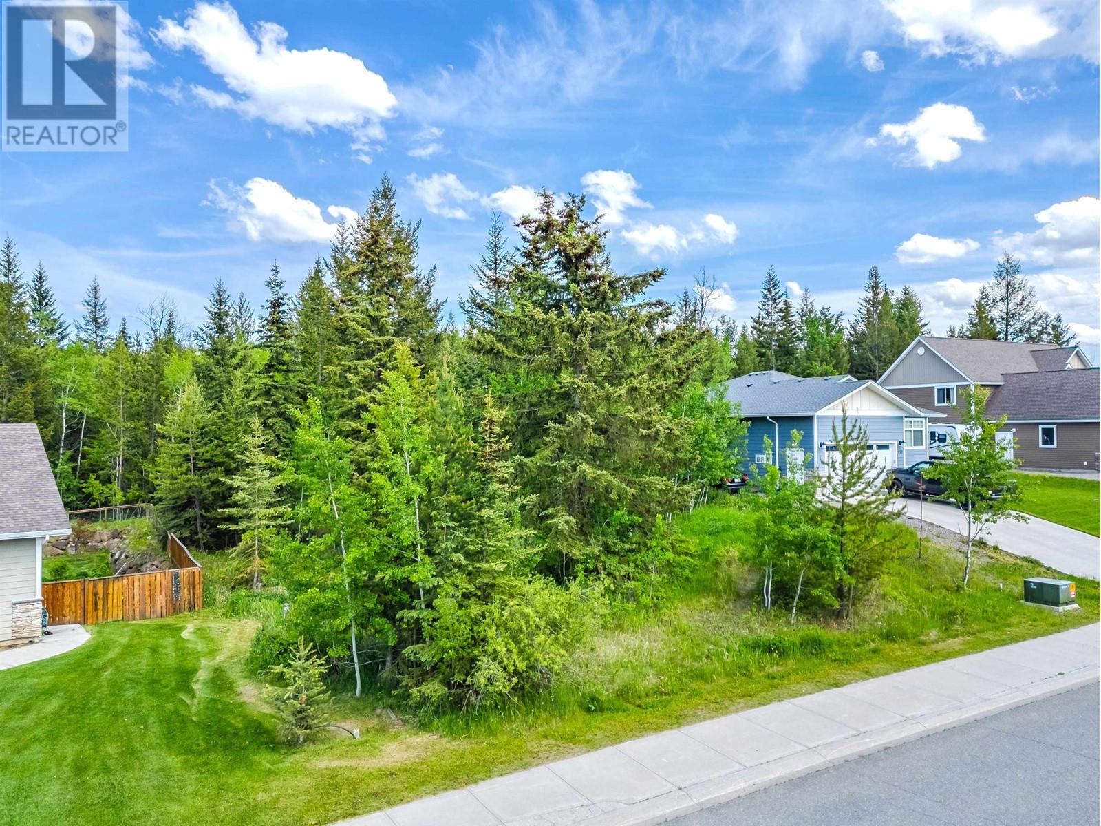 935 FRASER AVENUE, 100 Mile House