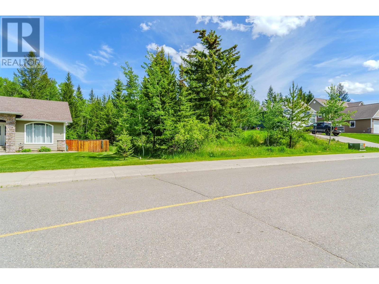 935 FRASER AVENUE, 100 Mile House