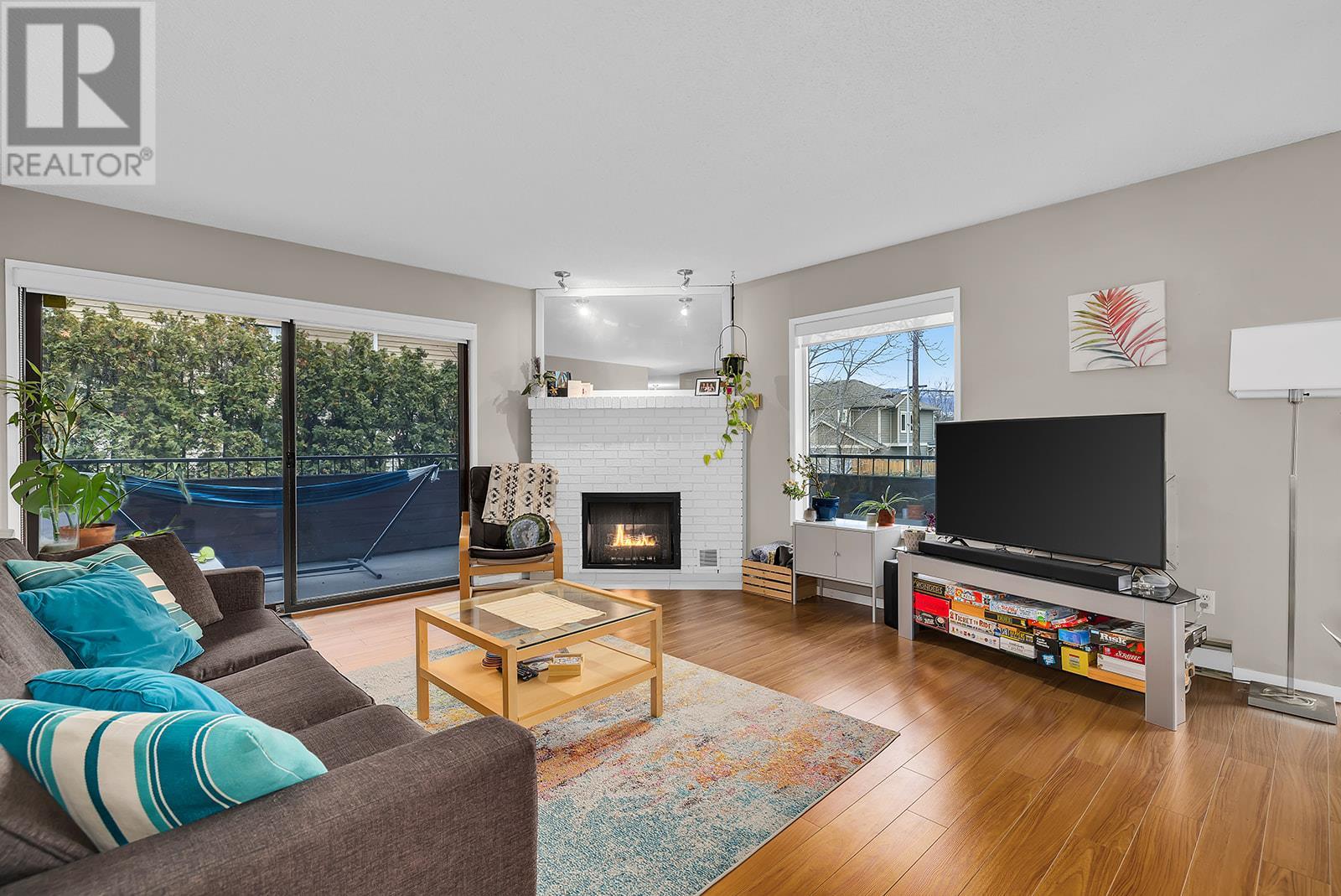 204 983 Bernard Avenue, Kelowna