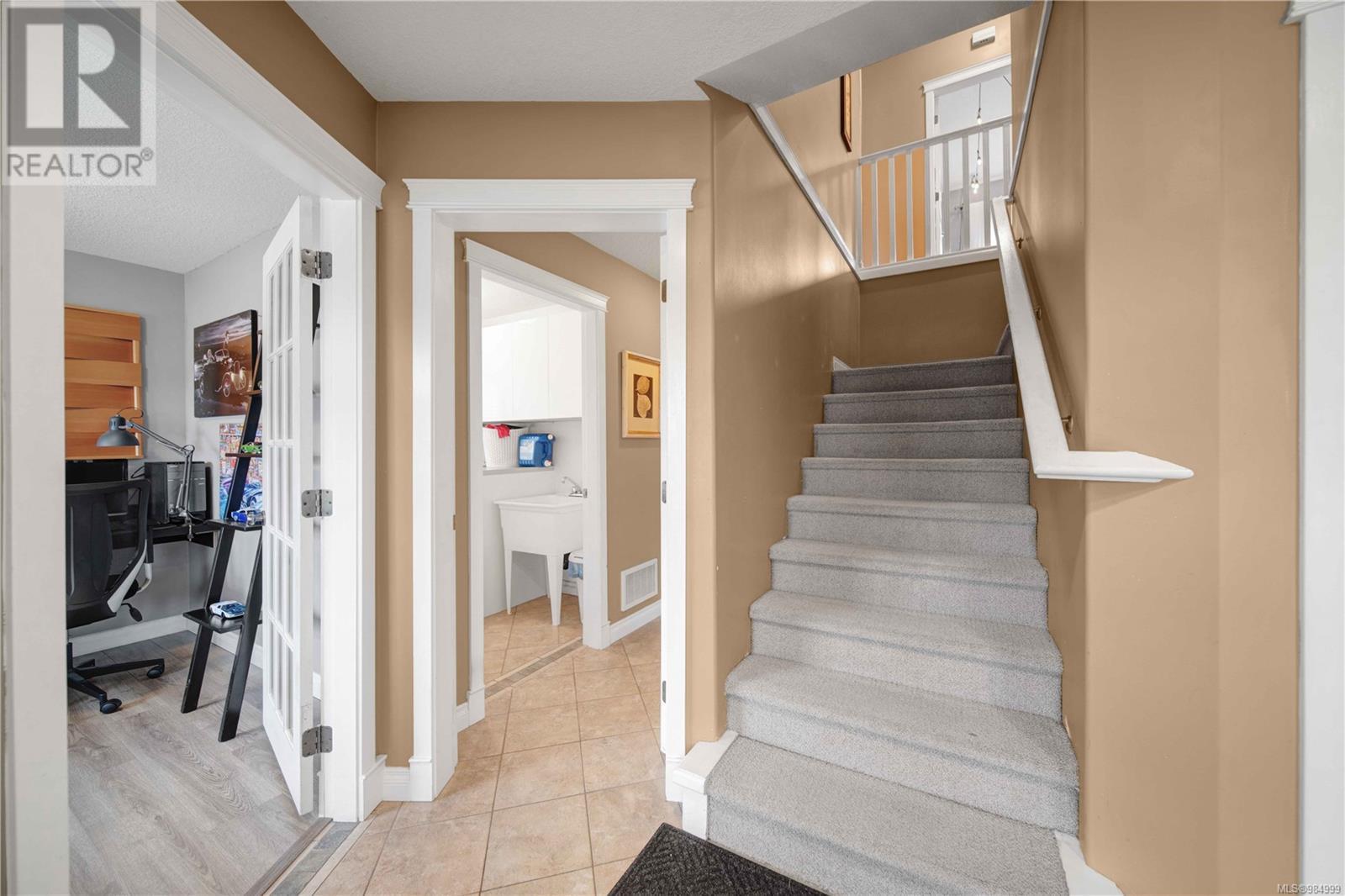 492 Poets Trail Dr, Nanaimo real estate listing 984999