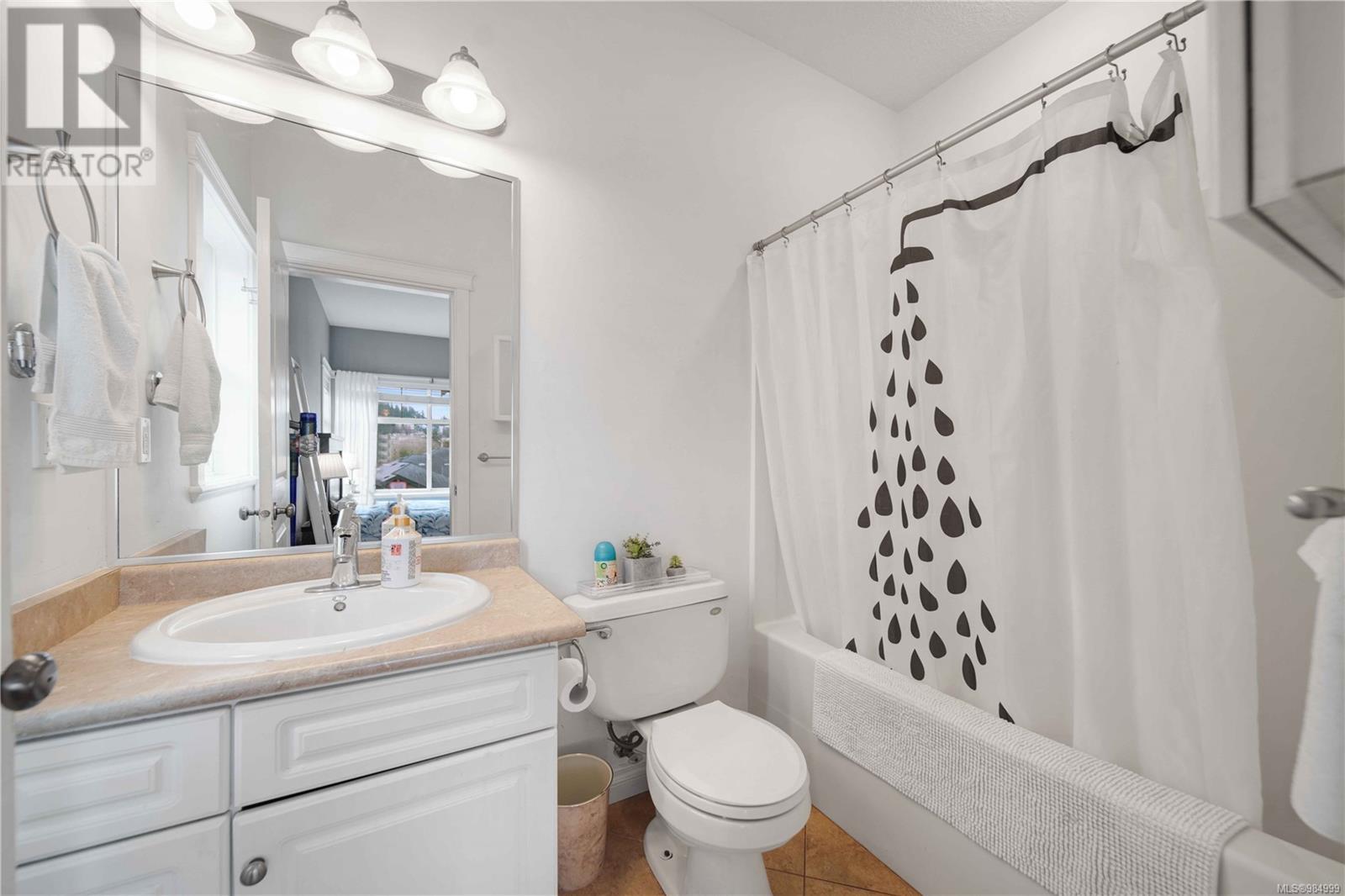 492 Poets Trail Dr, Nanaimo real estate listing 984999