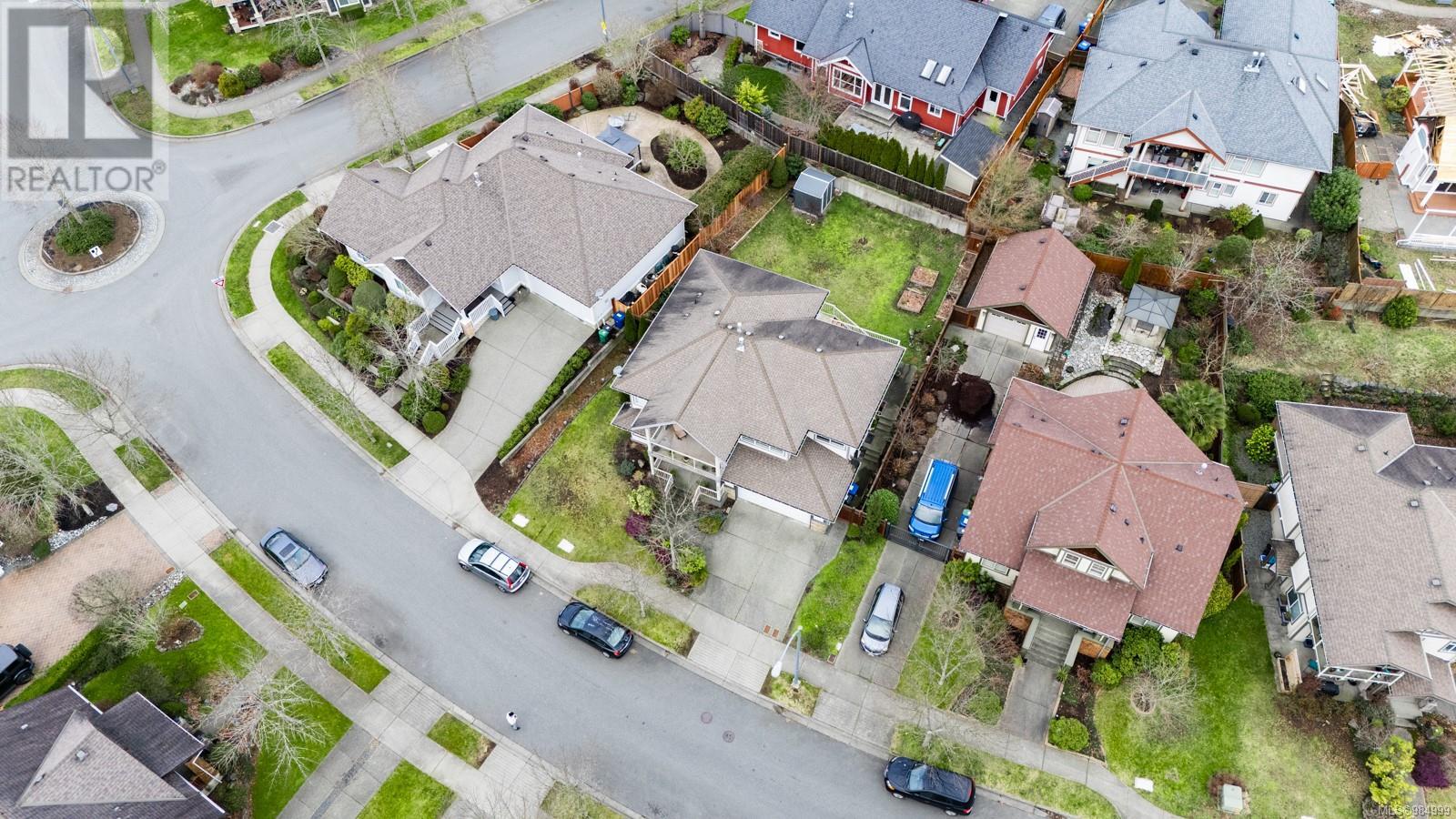 492 Poets Trail Dr, Nanaimo real estate listing 984999