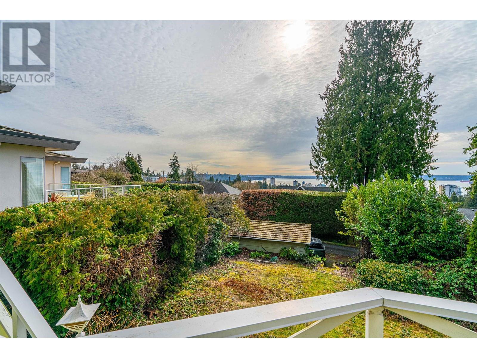 2150 NELSON AVENUE, West Vancouver