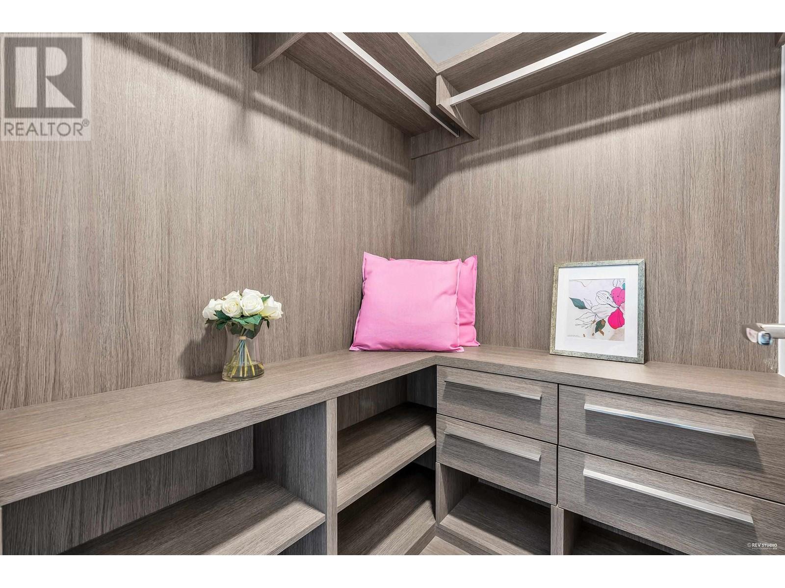 522 6328 NO. 3 ROAD, Richmond