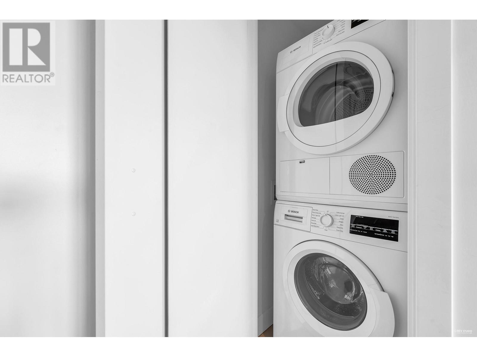 522 6328 NO. 3 ROAD, Richmond