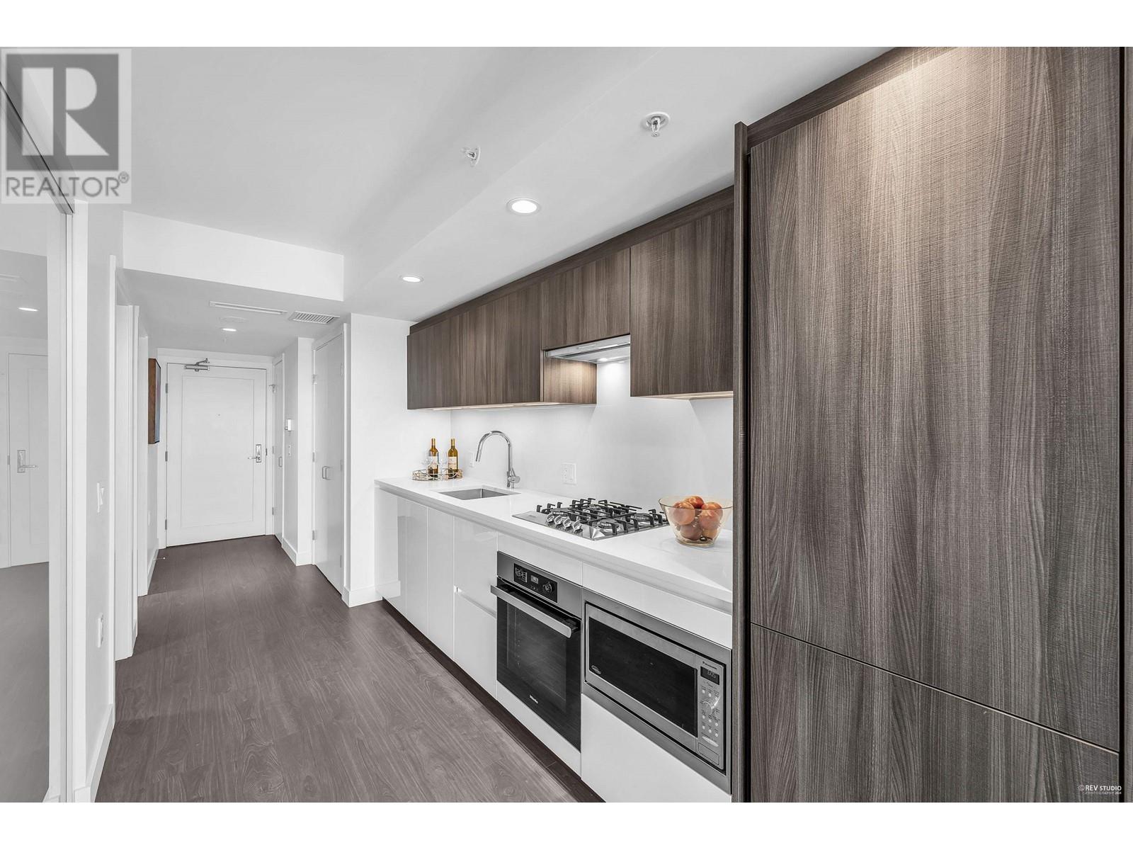 522 6328 NO. 3 ROAD, Richmond