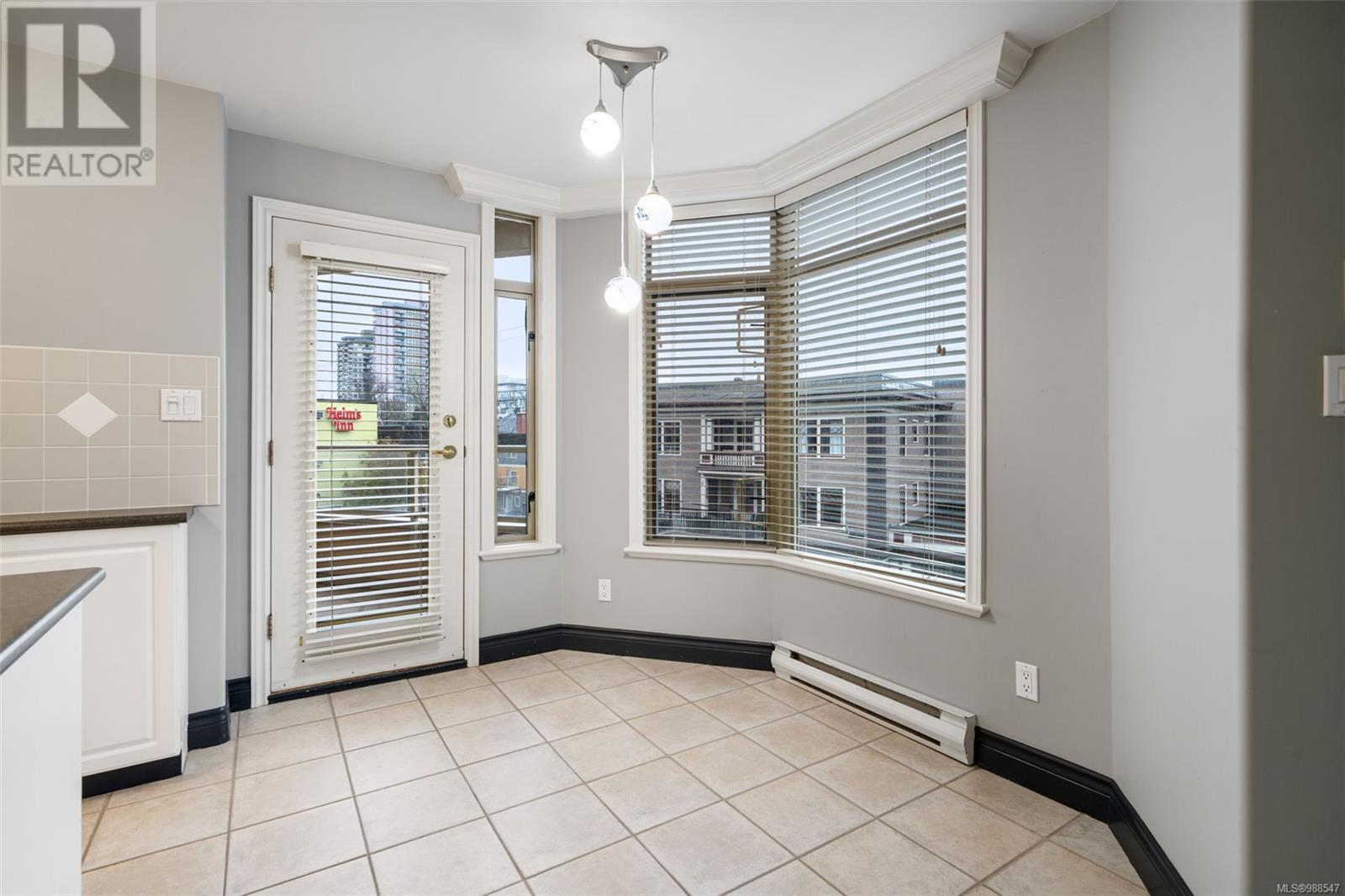 304 605 Douglas St, Victoria