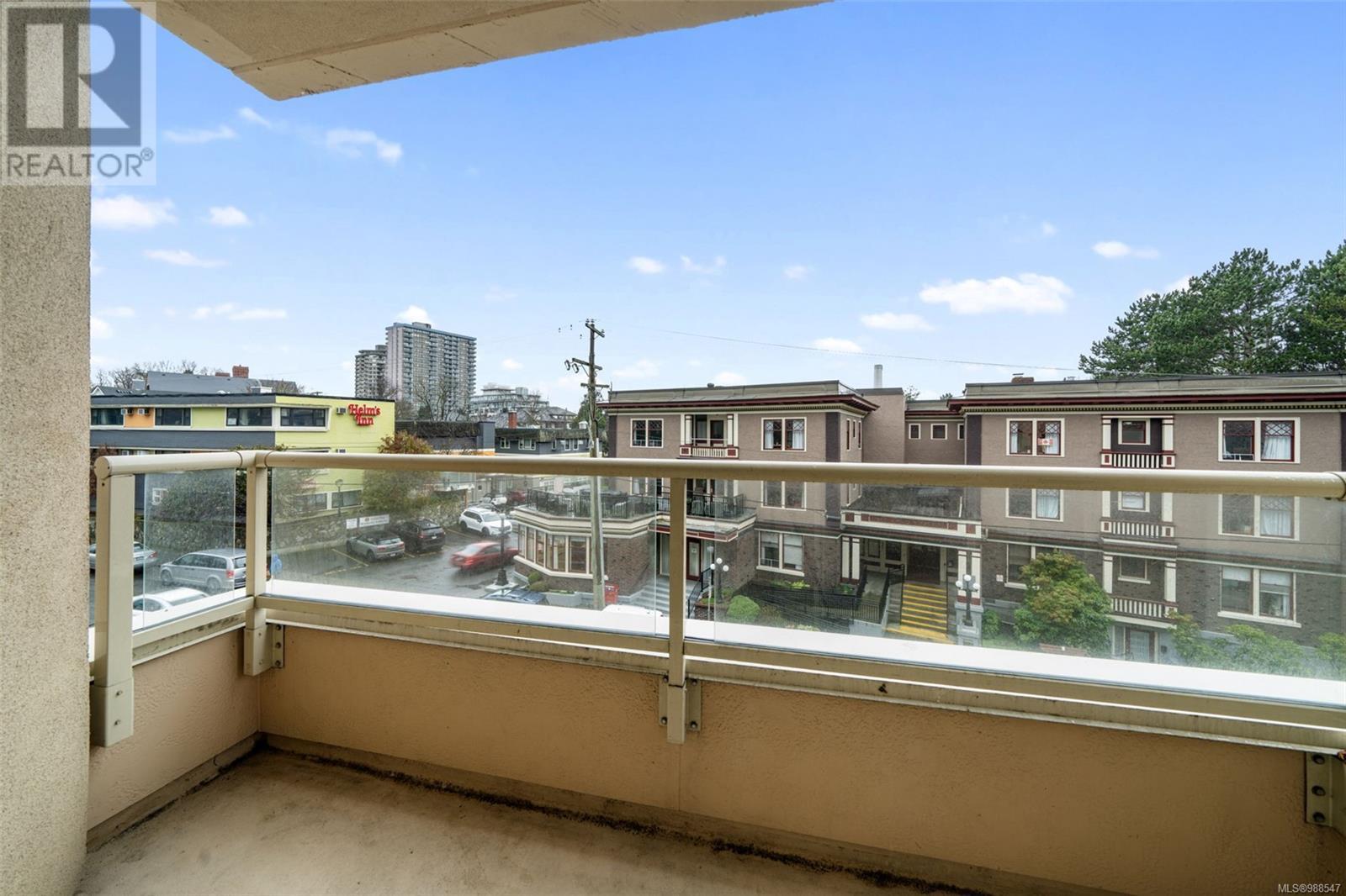 304 605 Douglas St, Victoria